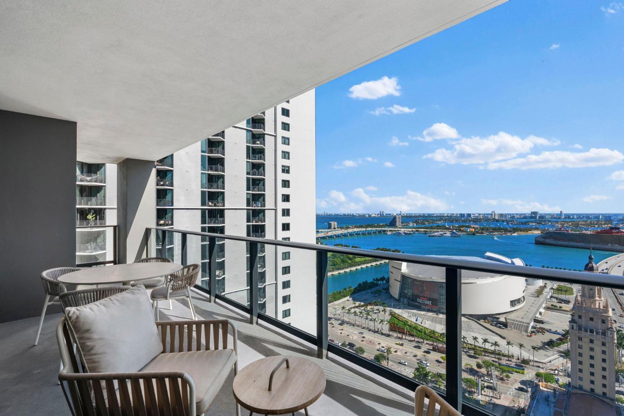 Exclusive W 3br And Stunning Sea Views! Apartment *
