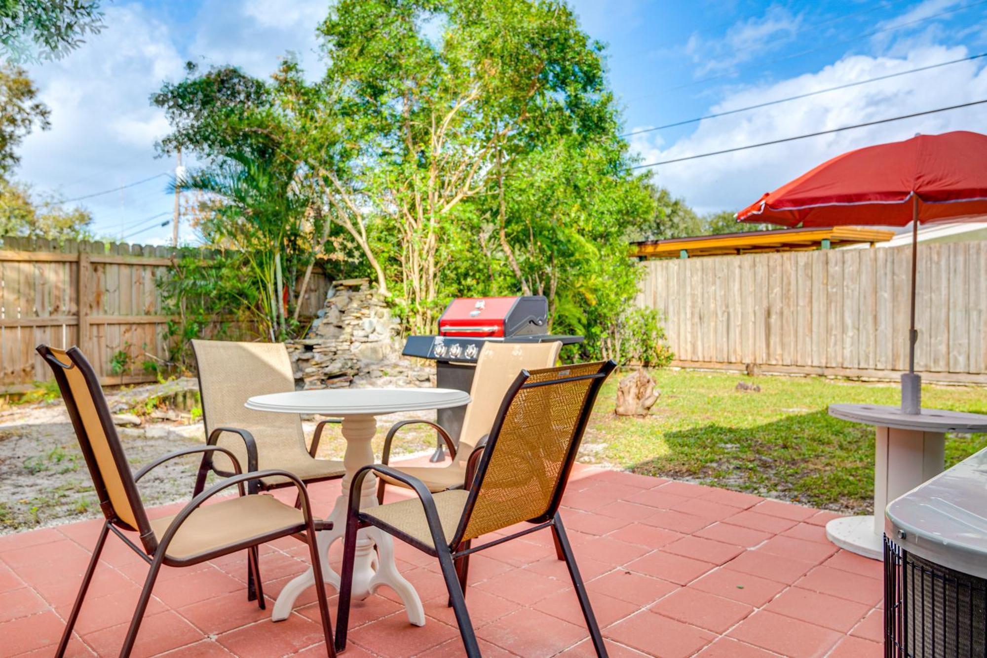 Holiday home 12 Mi To With Outdoor Dining In Cocoa!