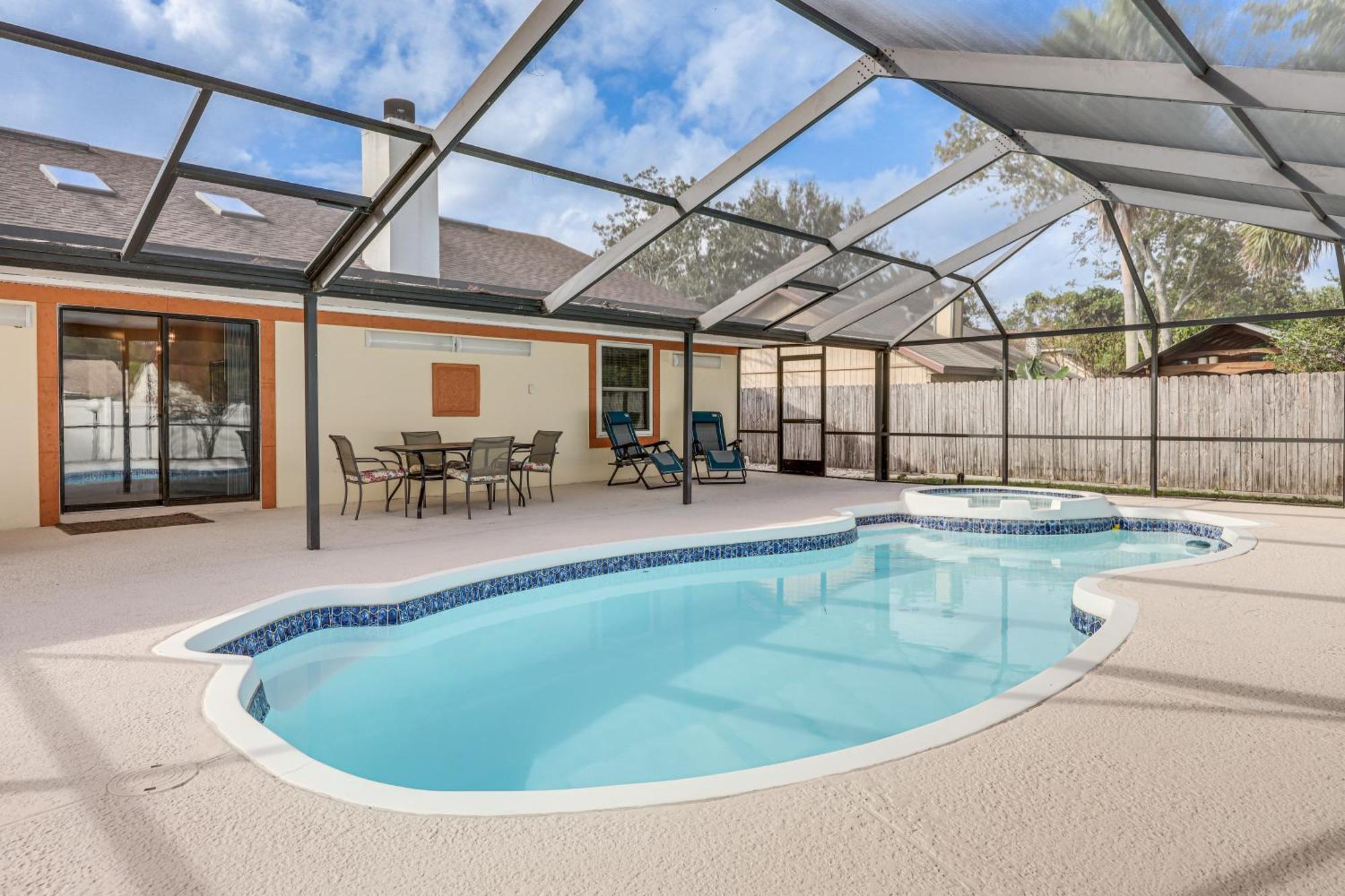 Holiday home With Pool 5 Mi To Neptune In Jacksonville