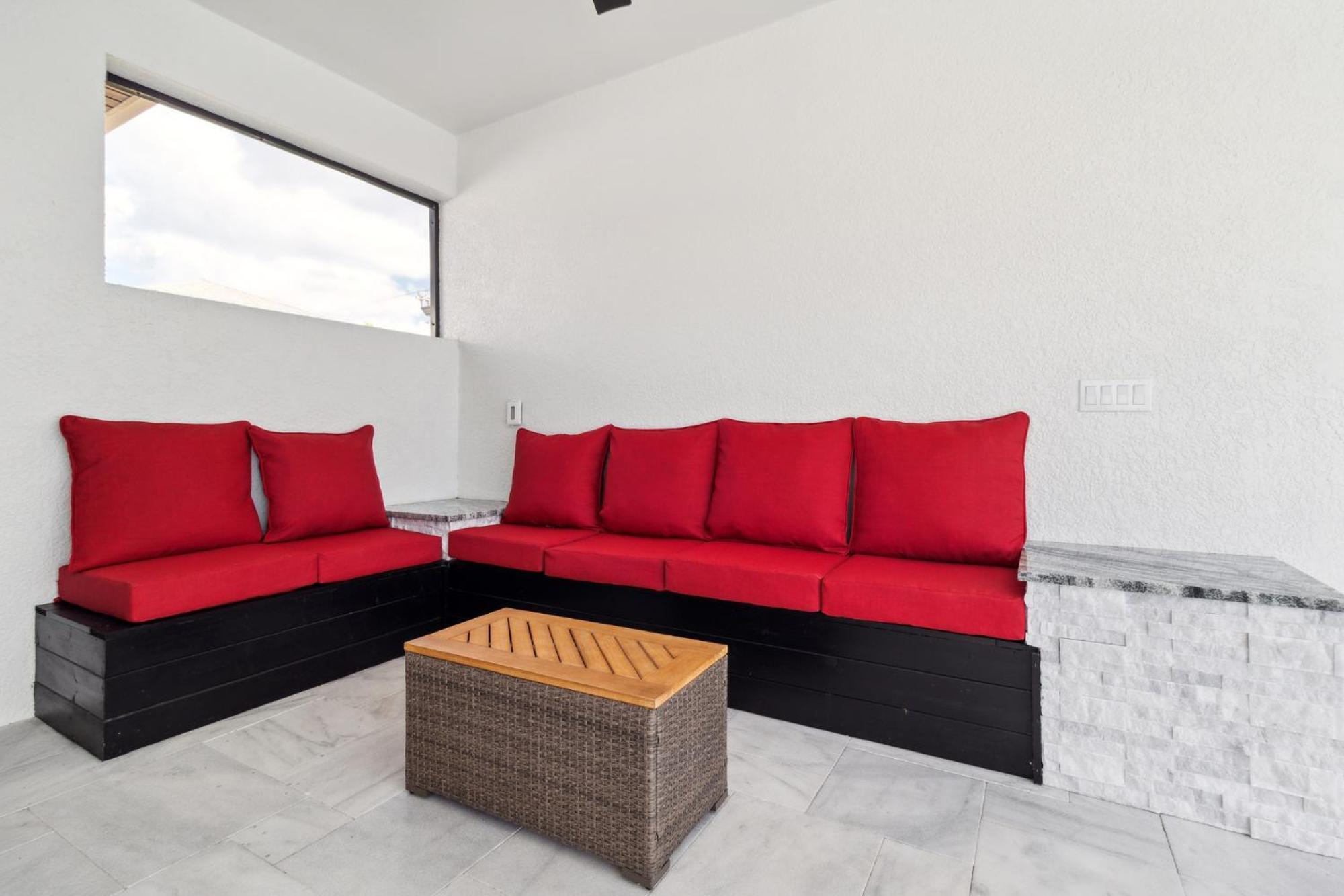 Retreat Gulfside Waterfront Luxury Private Pool And Cape Coral