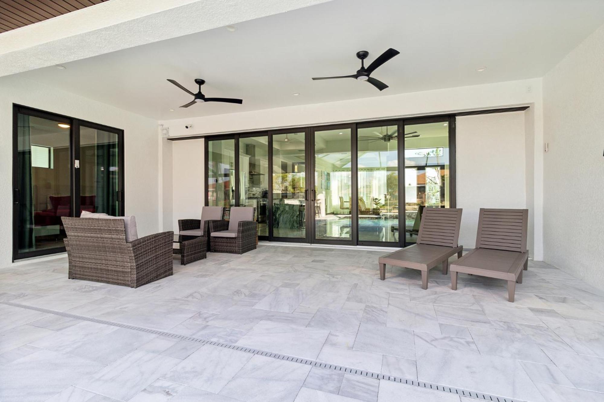 Retreat Gulfside Waterfront Luxury Private Pool And Holiday home