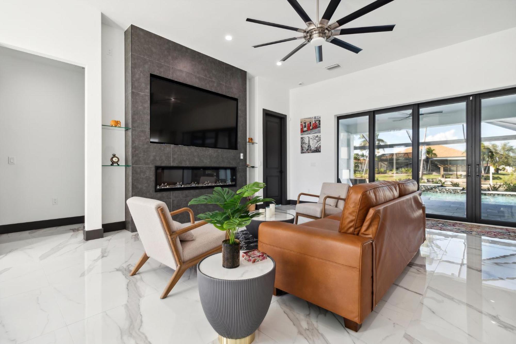 Retreat Gulfside Waterfront Luxury Private Pool And Holiday home Cape Coral