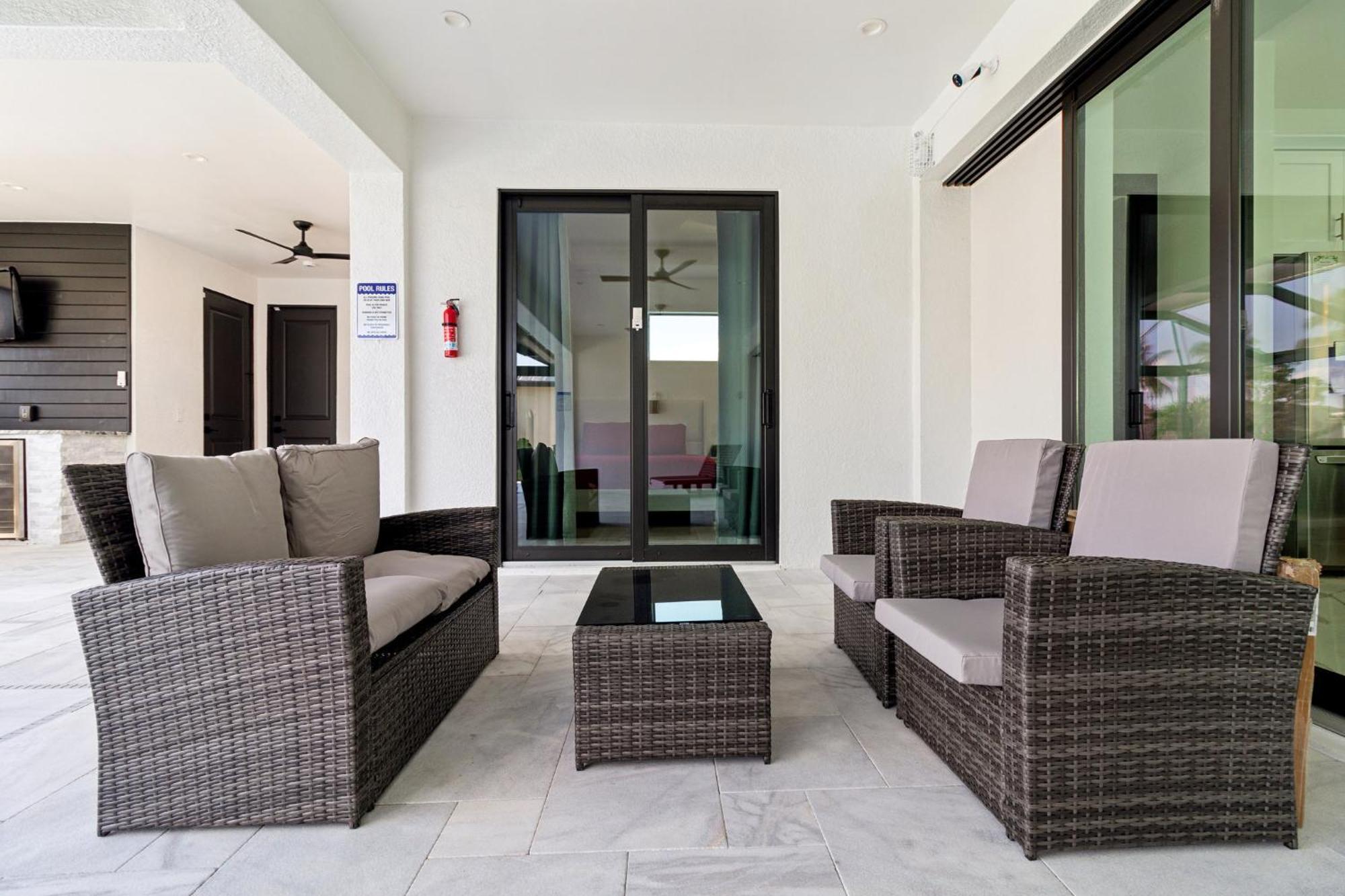 Holiday home Retreat Gulfside Waterfront Luxury Private Pool And Cape Coral