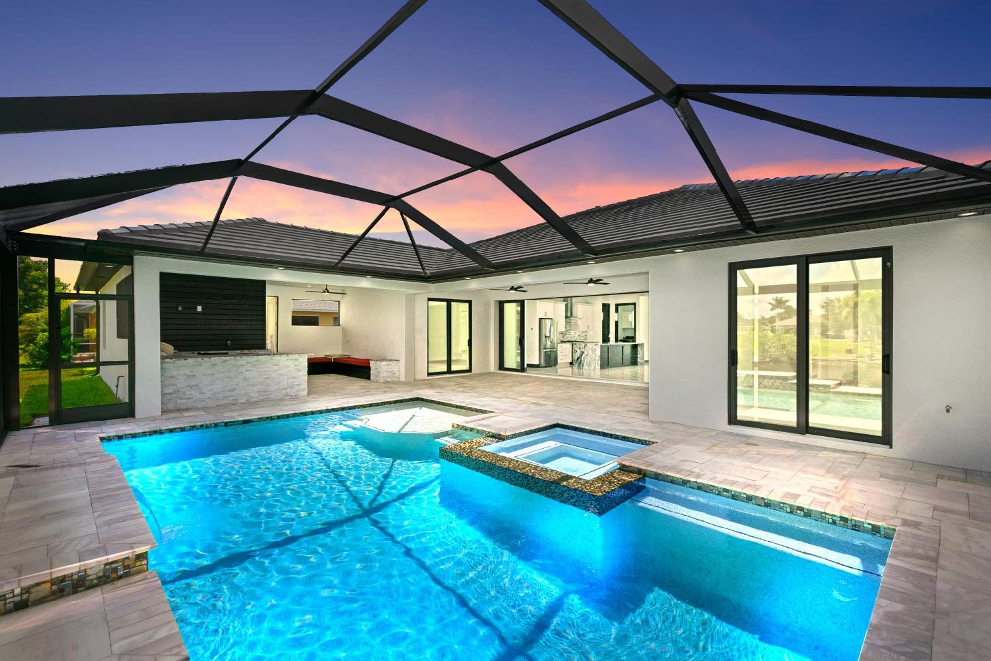 Retreat Gulfside Waterfront Luxury Private Pool And Holiday home