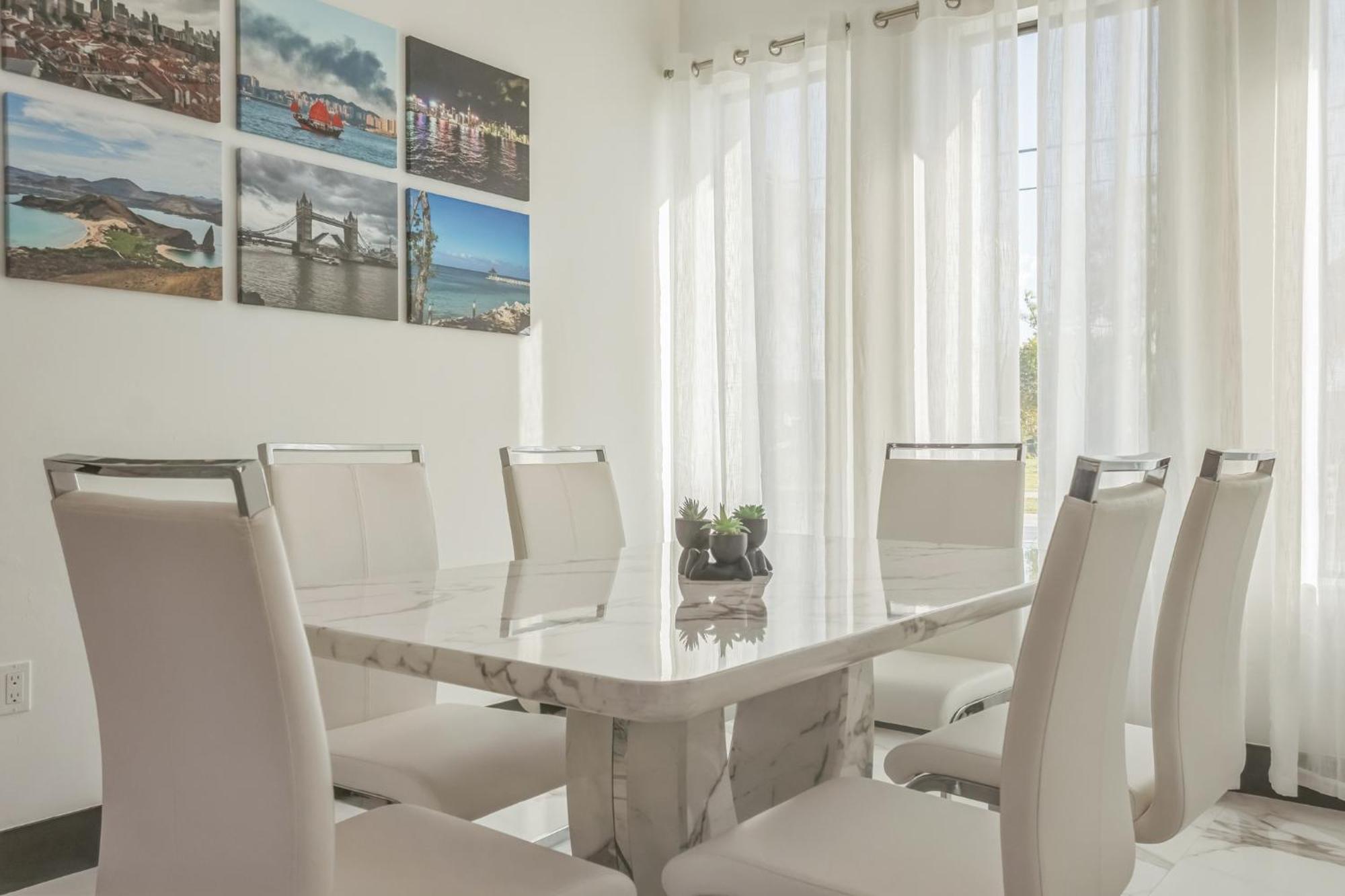 Holiday home Retreat Gulfside Waterfront Luxury Private Pool And Cape Coral