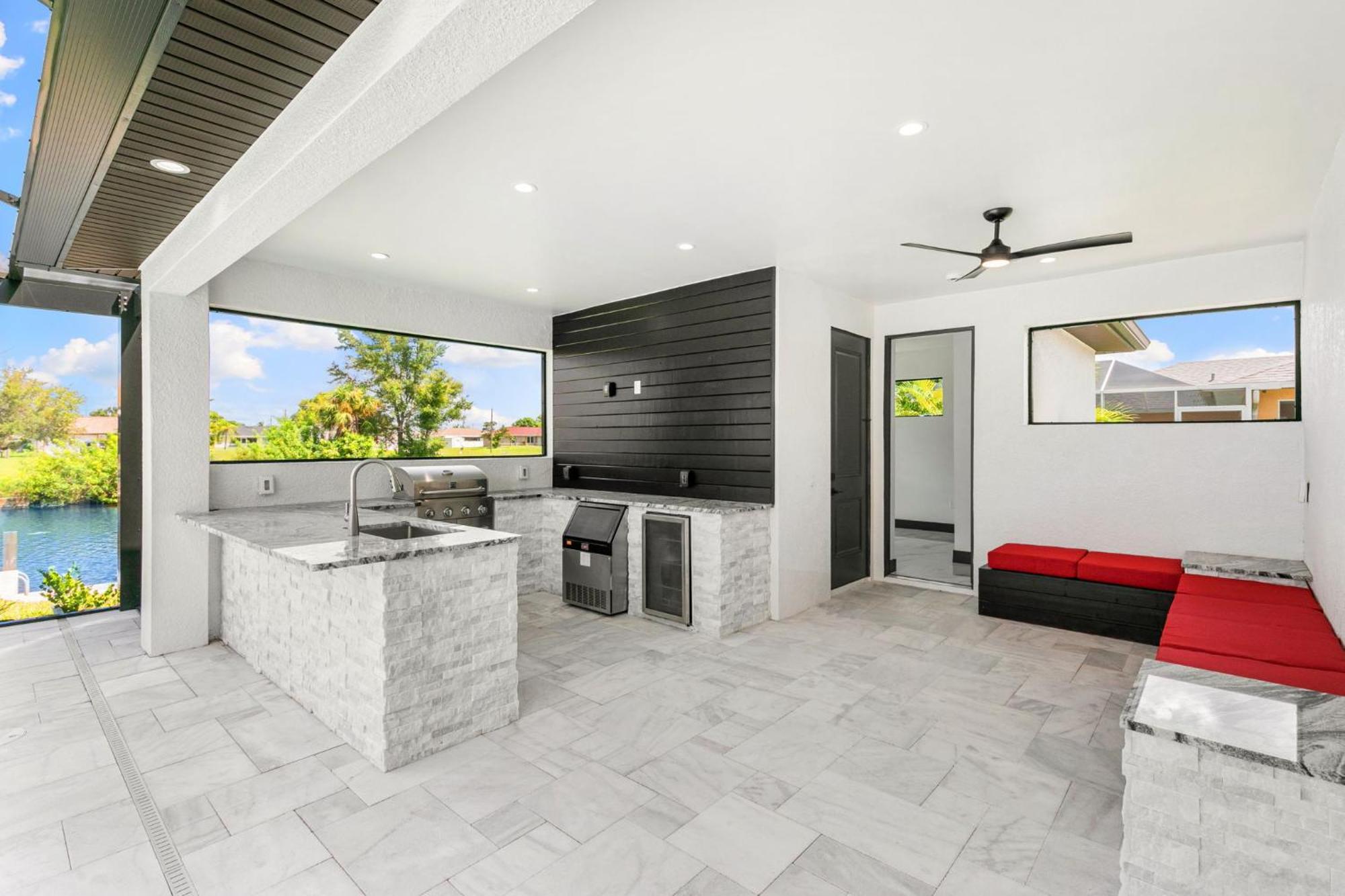Holiday home Retreat Gulfside Waterfront Luxury Private Pool And