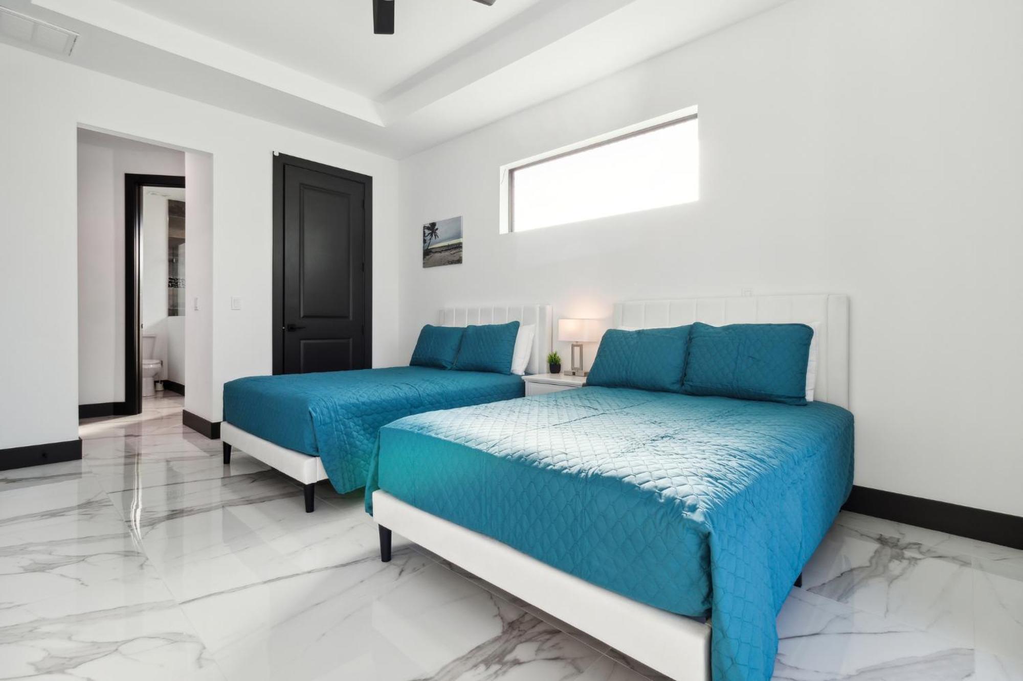 Retreat Gulfside Waterfront Luxury Private Pool And Holiday home