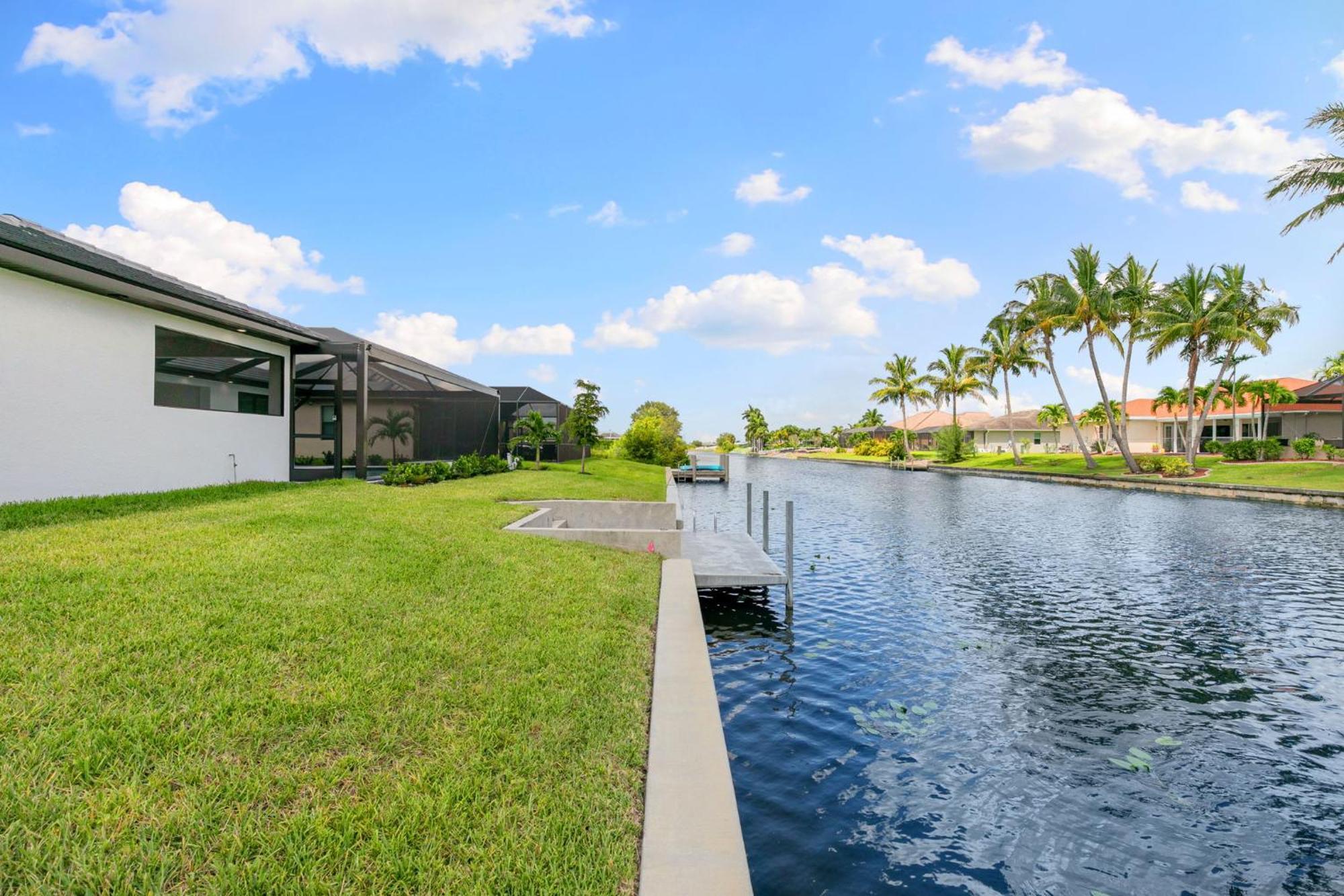 Retreat Gulfside Waterfront Luxury Private Pool And Holiday home