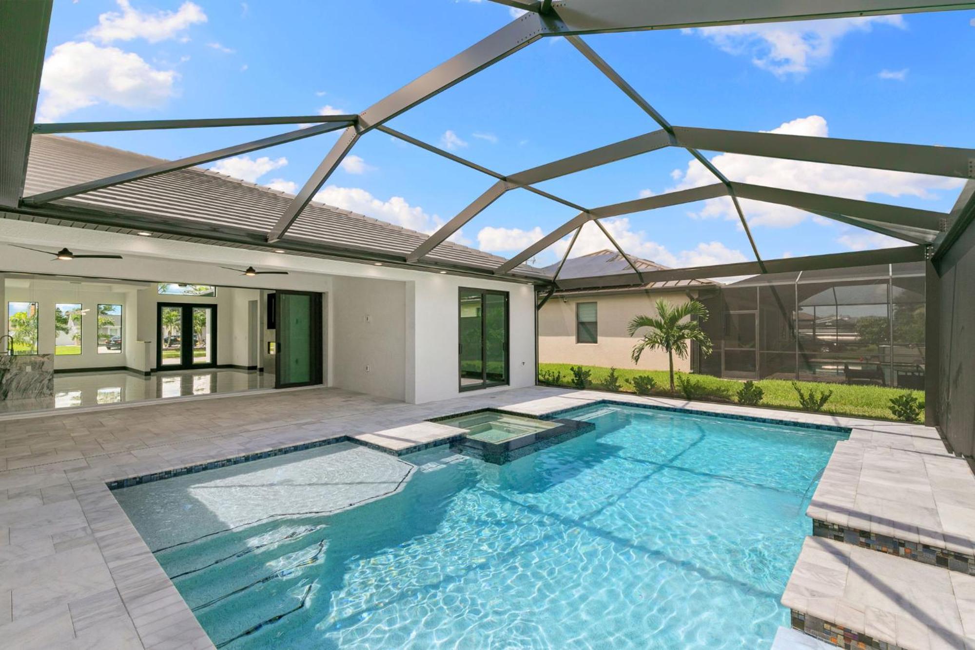 Retreat Gulfside Waterfront Luxury Private Pool And Holiday home *