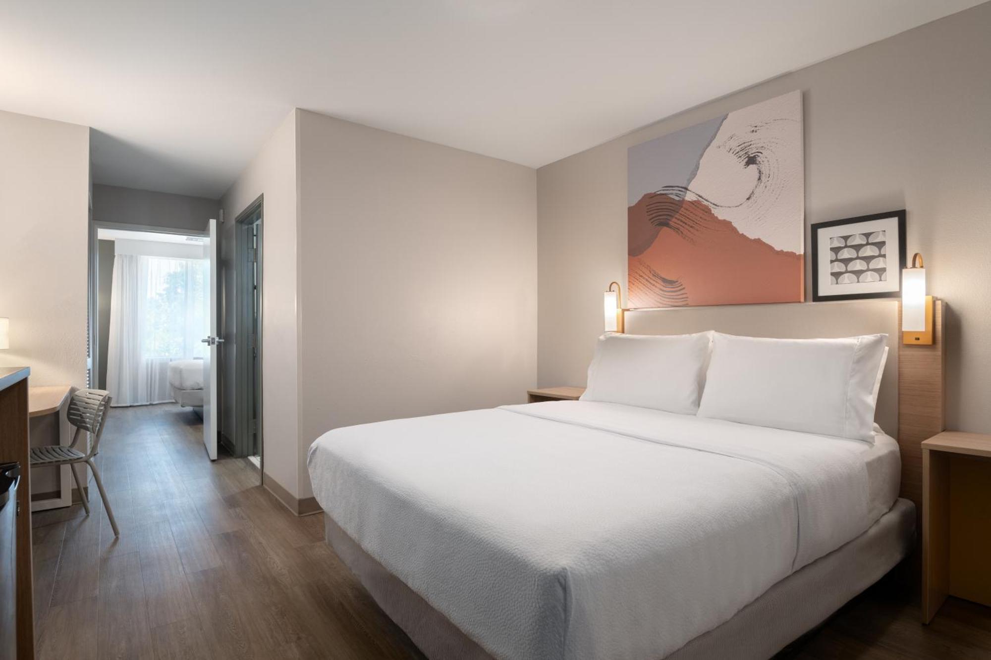 Spark By Hilton Destin 3*