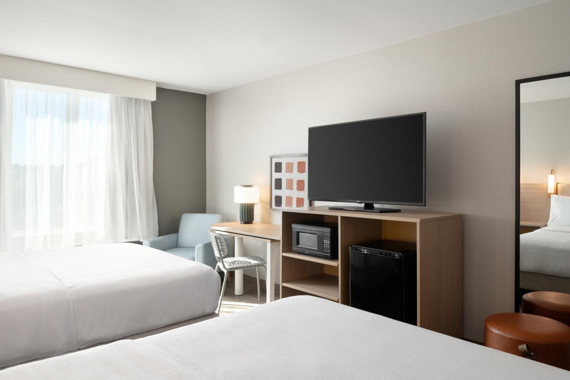 Spark By Hilton Destin 3*