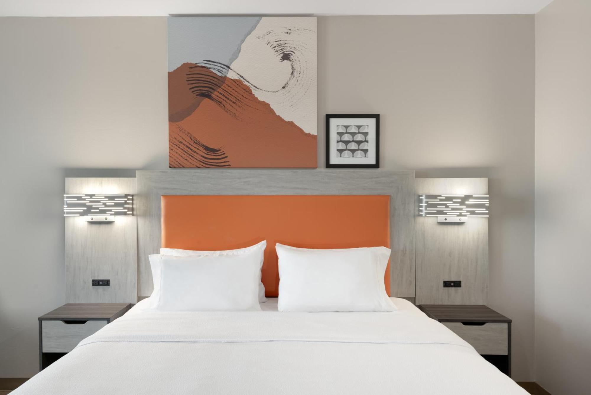 Spark By Hilton Destin 3*