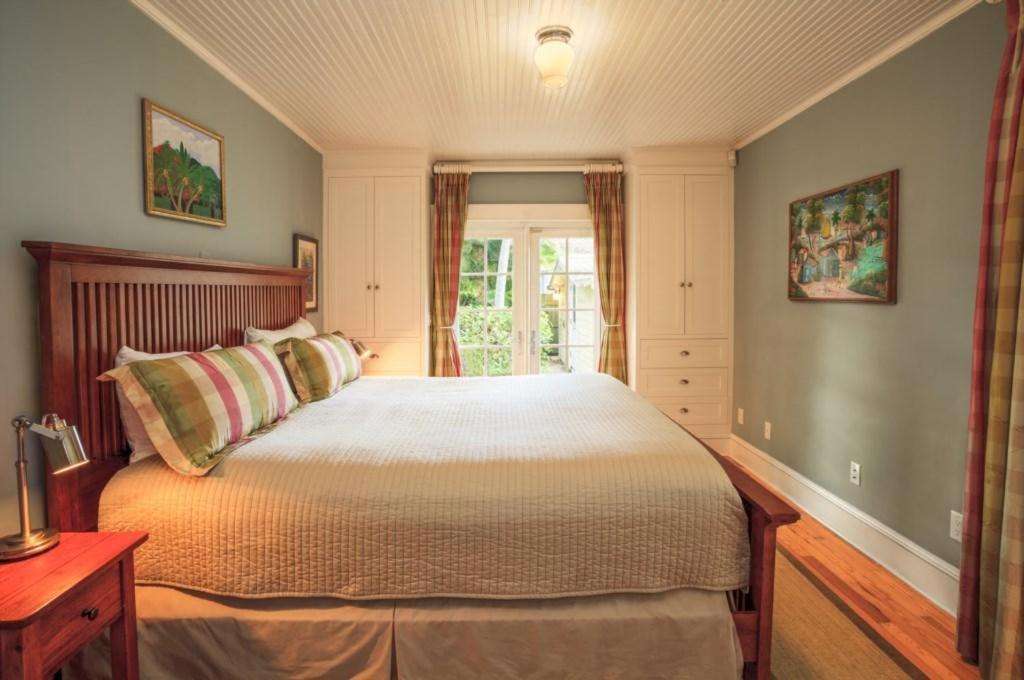 Mango Haus 2bd 2ba Private Pool And Parking Holiday home