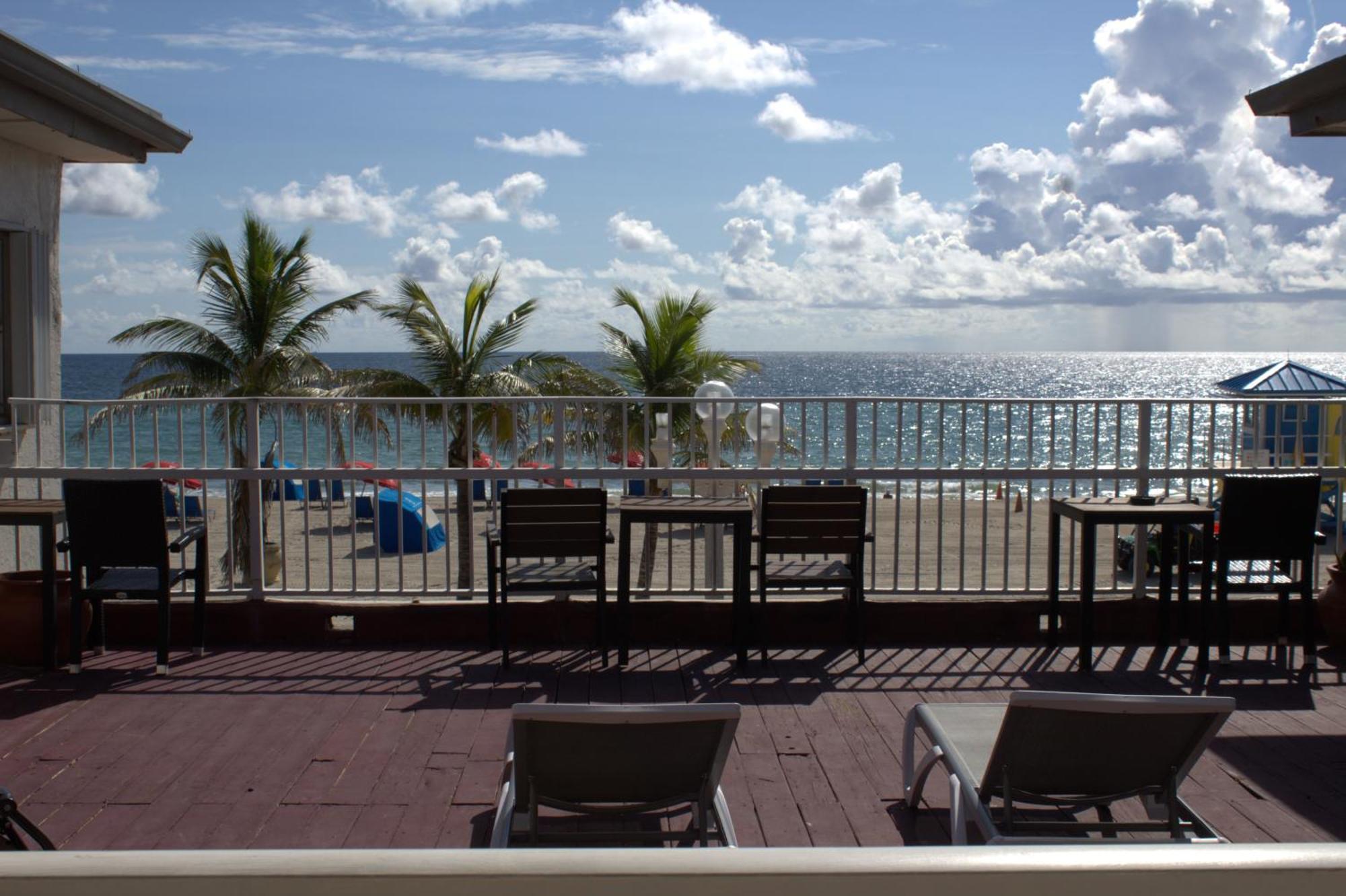Golden Oceanfront 3*