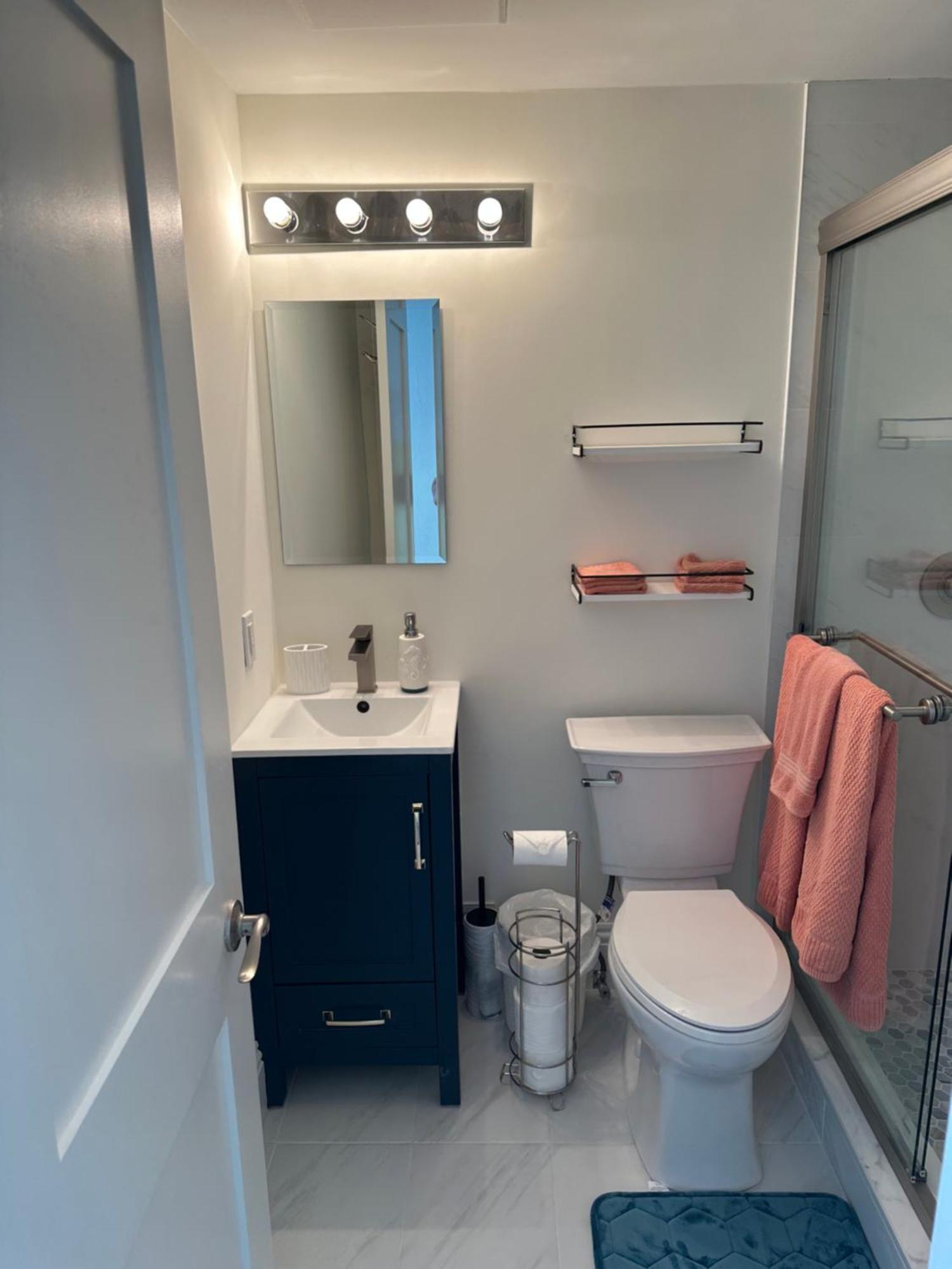 Cozy In The Heart Of The Palm Island - Free Valet Service Apartment