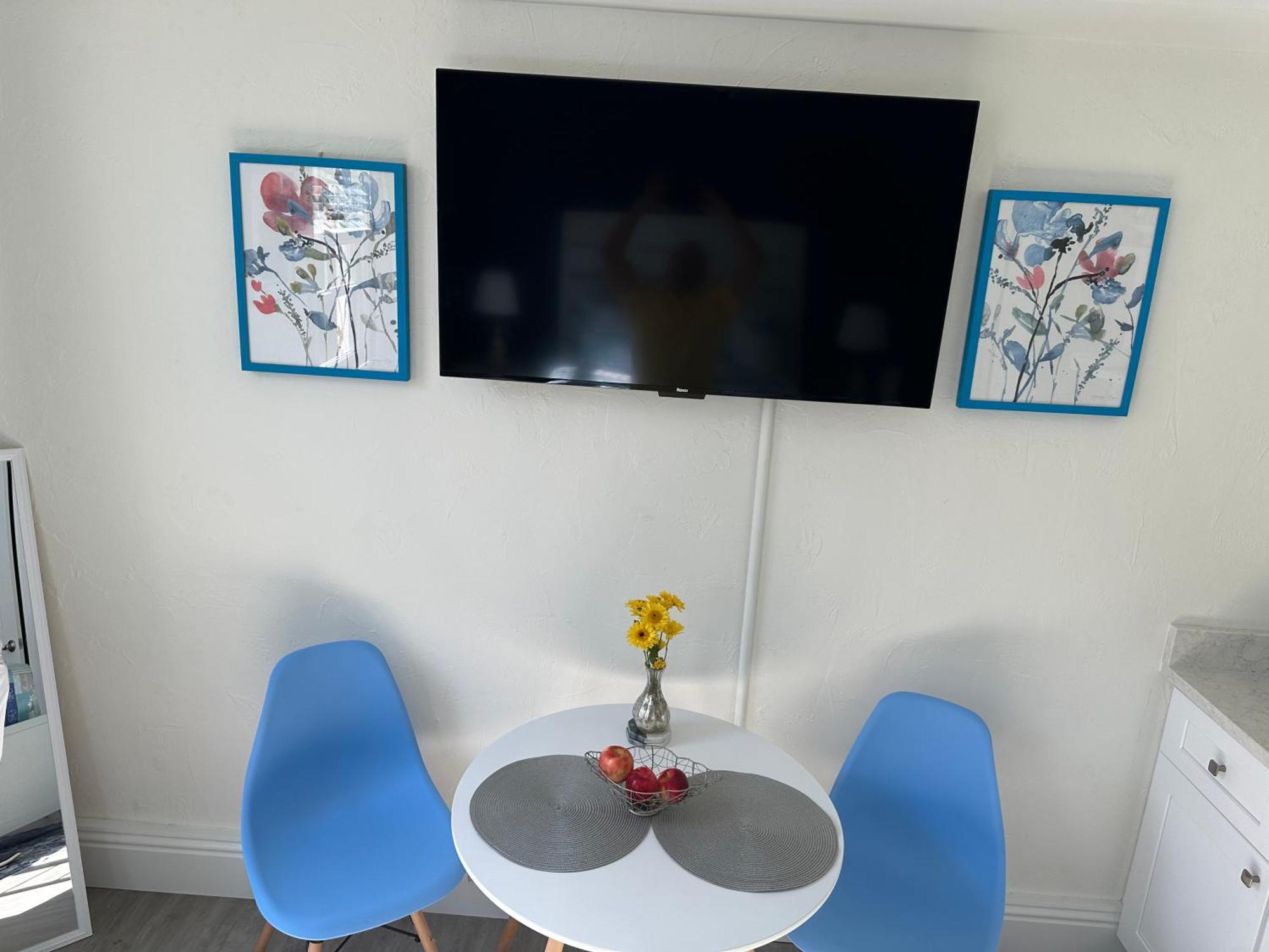 Cozy In The Heart Of The Palm Island - Free Valet Service Apartment *