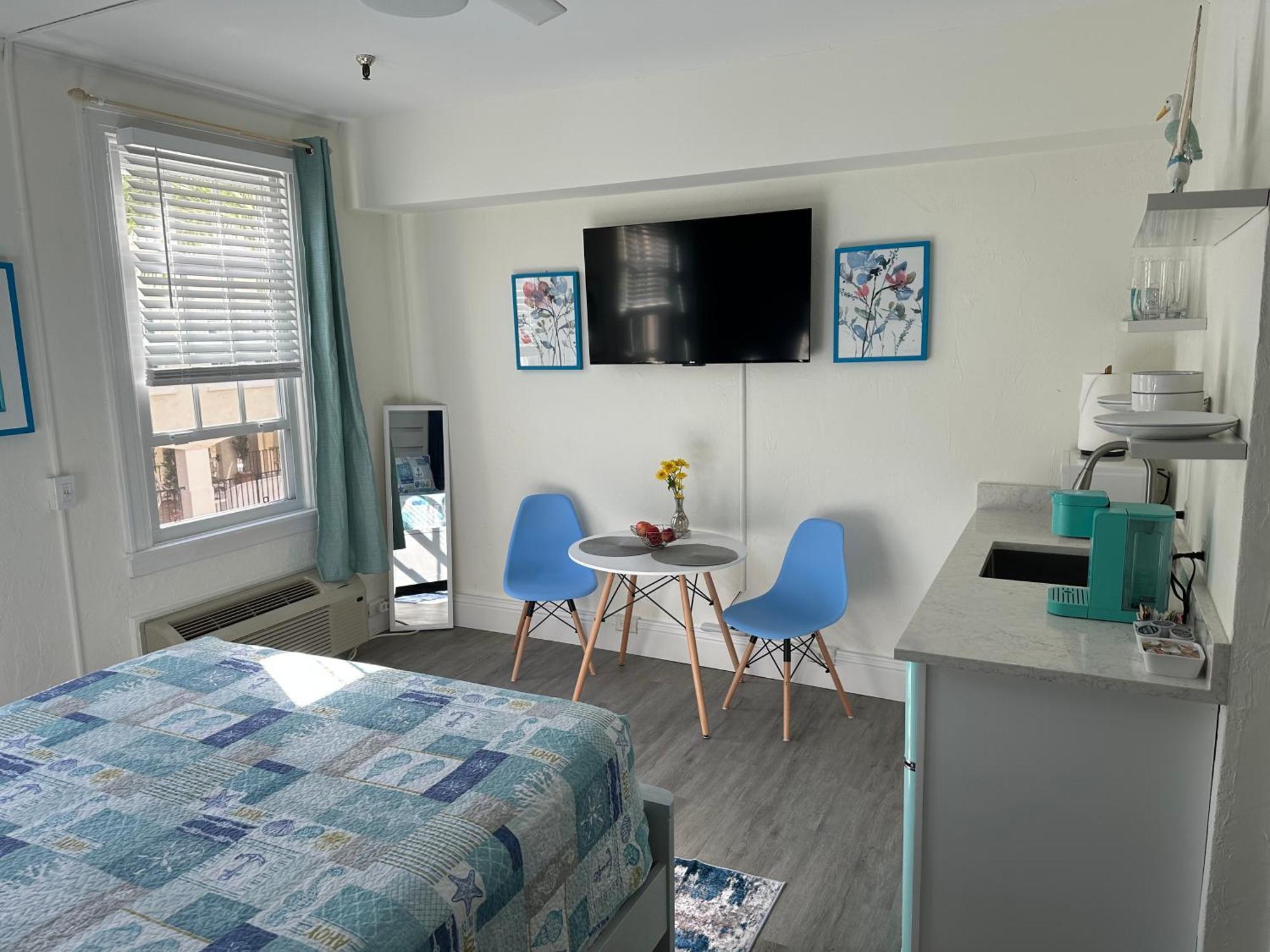 Cozy In The Heart Of The Palm Island - Free Valet Service * Palm Beach
