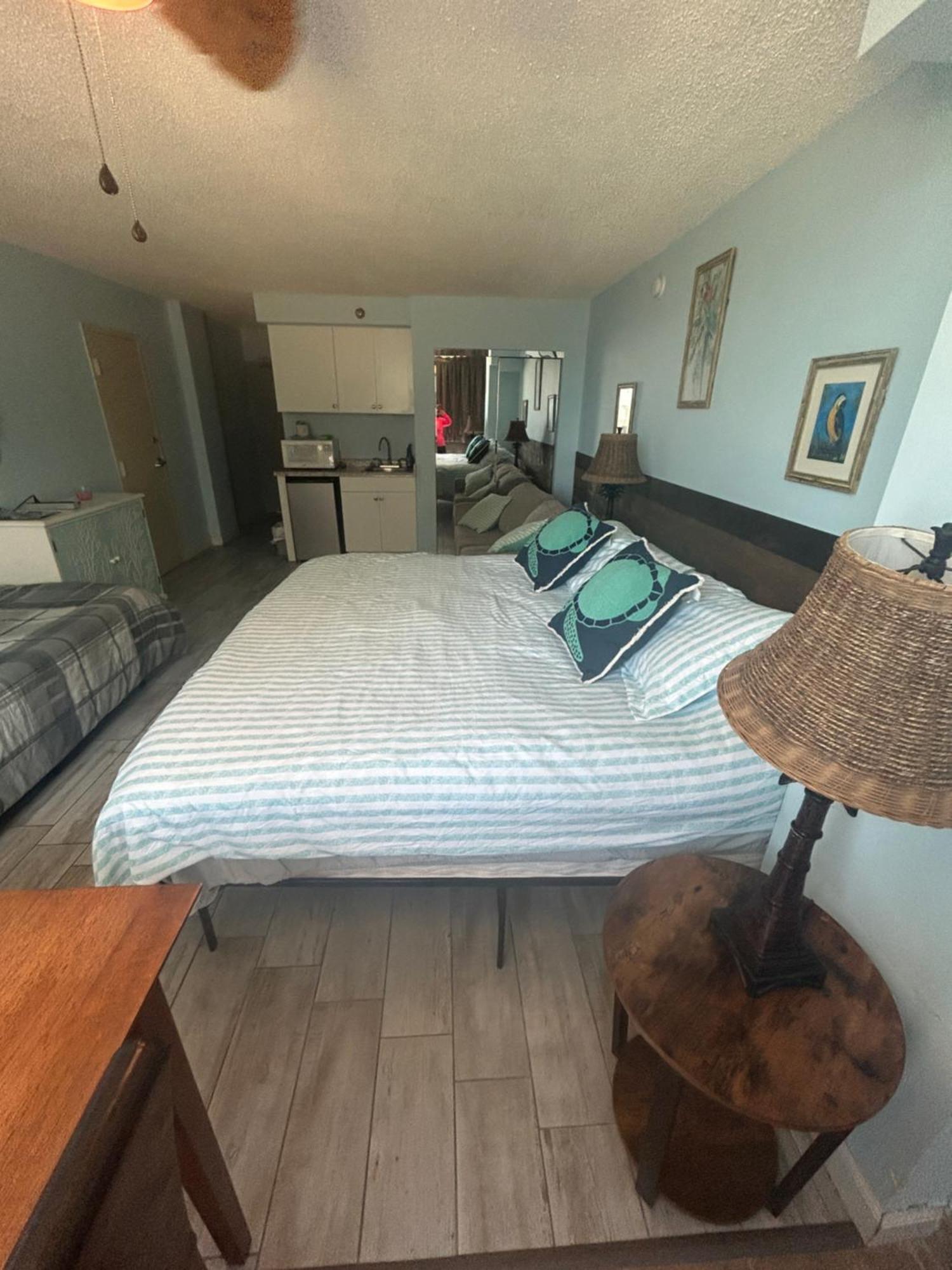 Aparthotel Single Or Double Oceanfront Pool & Tiki *