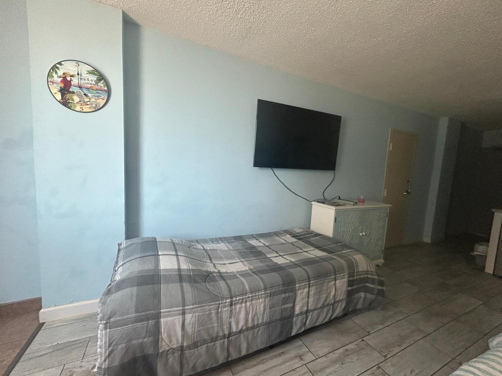 Single Or Double Oceanfront Pool & Tiki Aparthotel Daytona Beach Shores