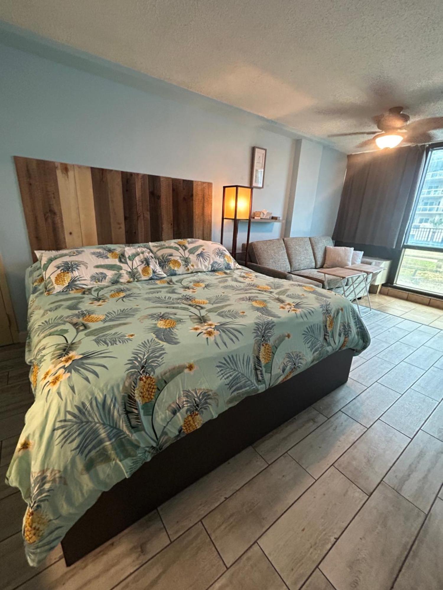 Single Or Double Oceanfront Pool & Tiki Daytona Beach Shores