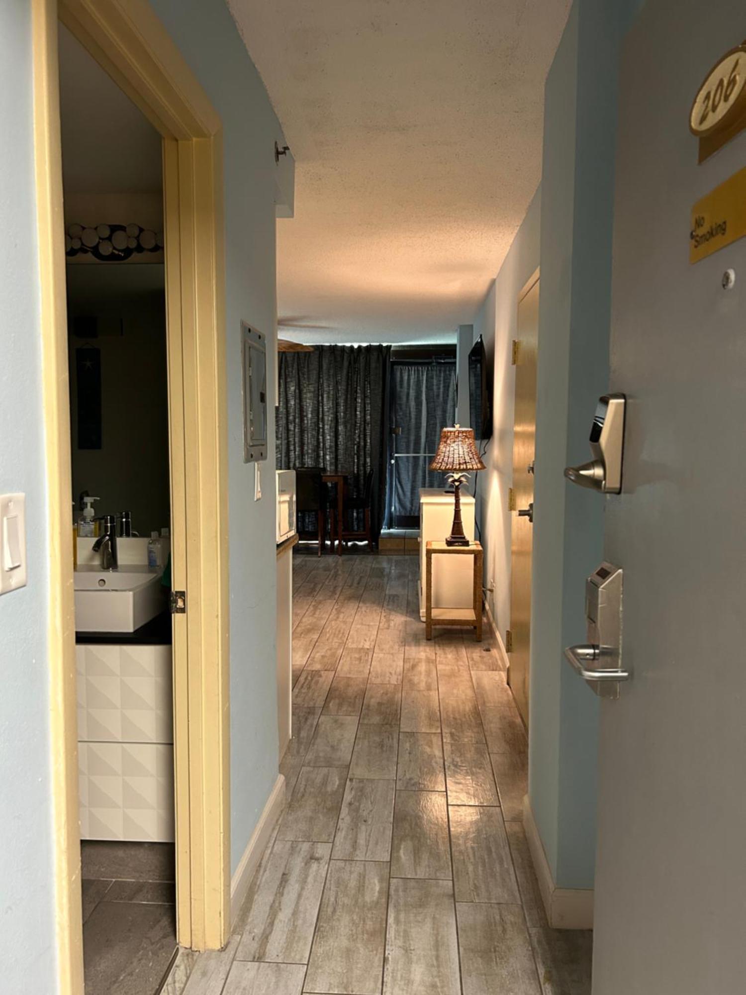 Aparthotel Single Or Double Oceanfront Pool & Tiki Daytona Beach Shores