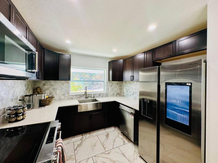 Brand New Modern Urban Oasis * Bradenton