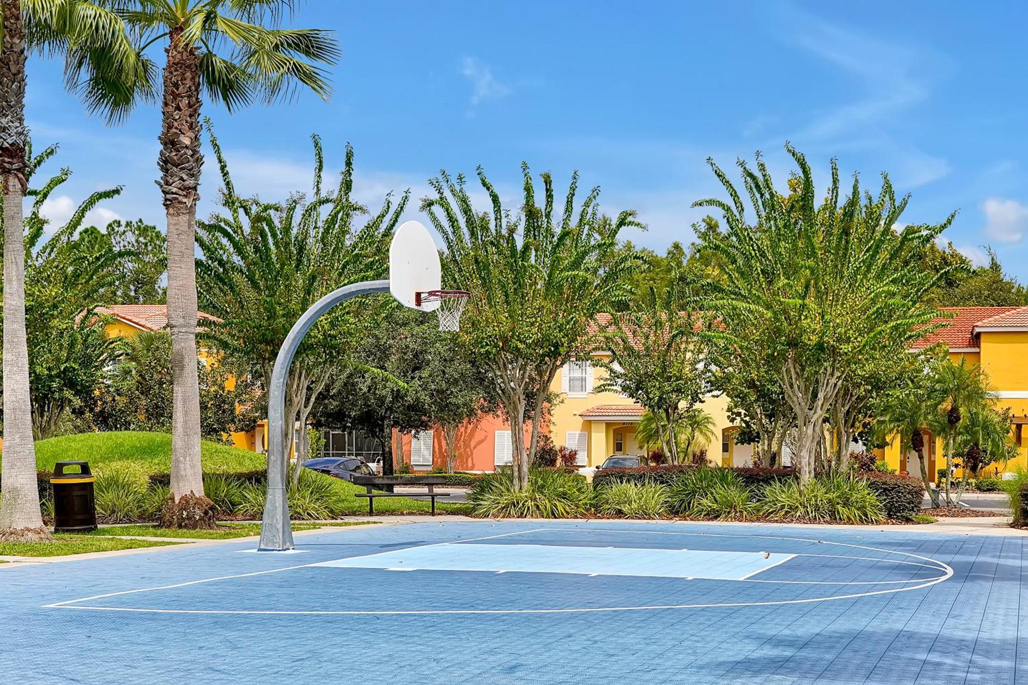 Lakefront In Terra Verde:pool & Amenities