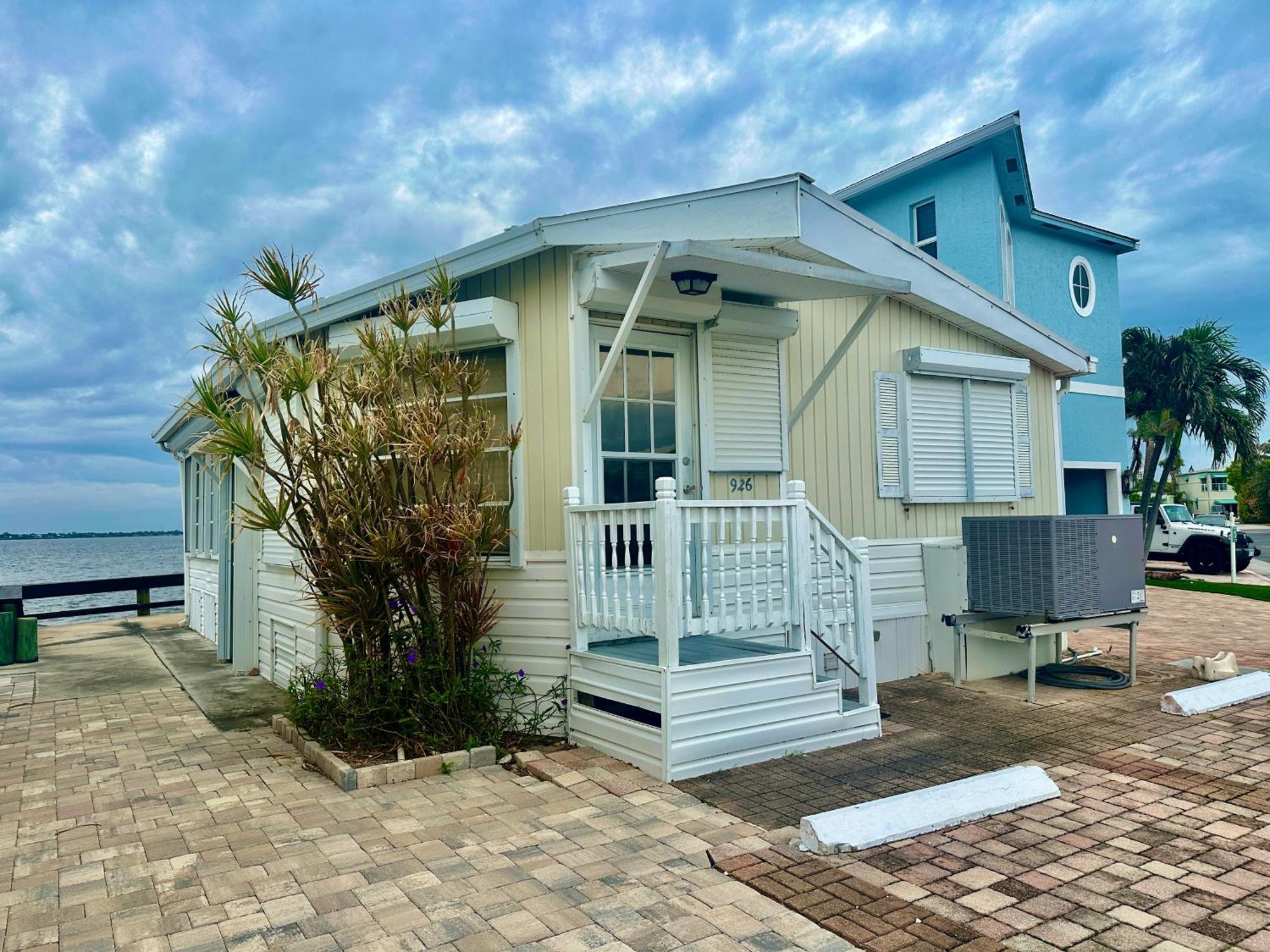 Adventure V926 Jensen Beach