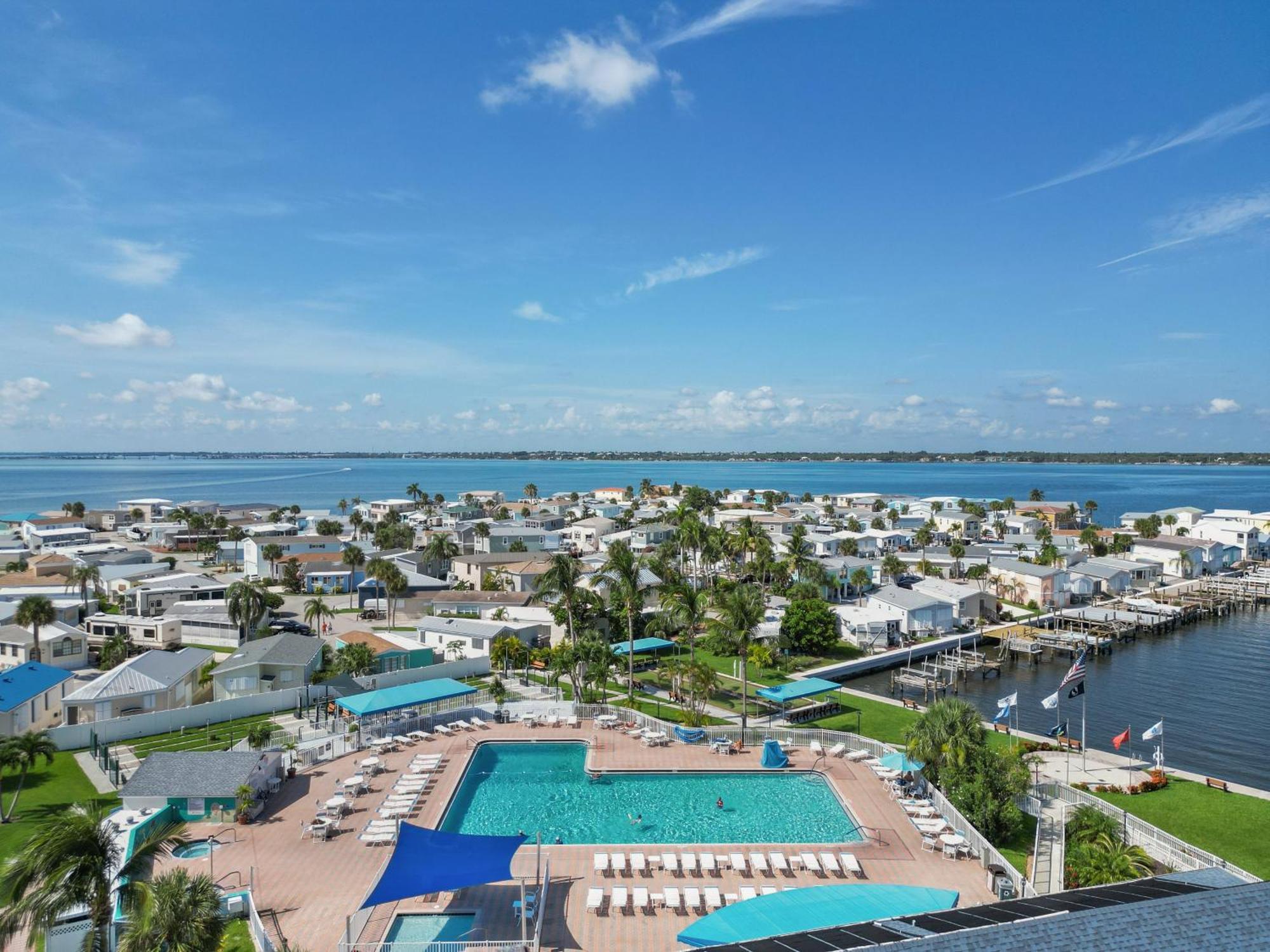Beachcombers Bliss N920 * Jensen Beach