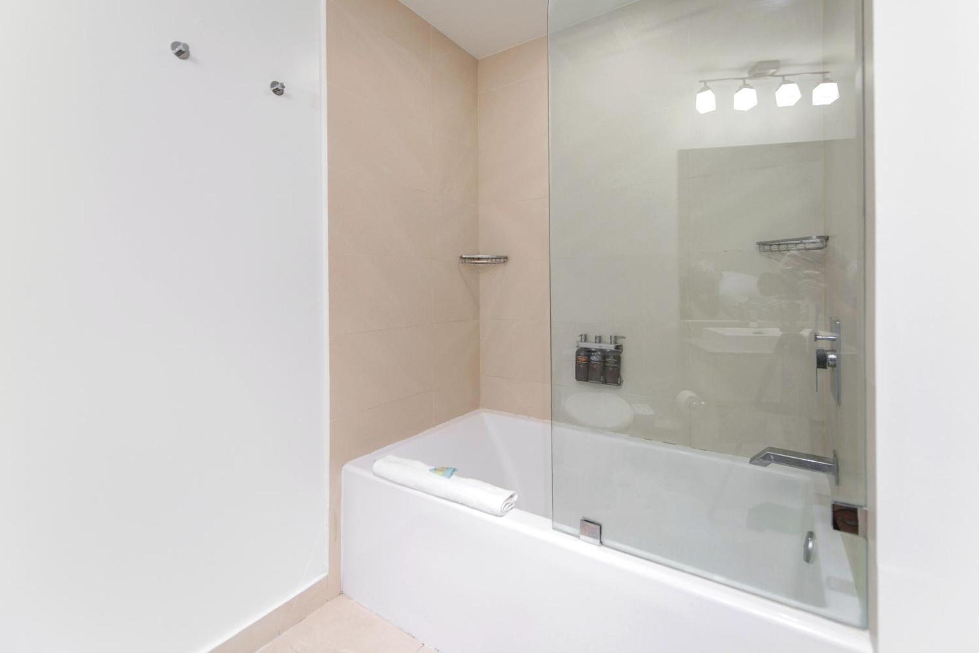 W Sea View And Relaxing Facilities!