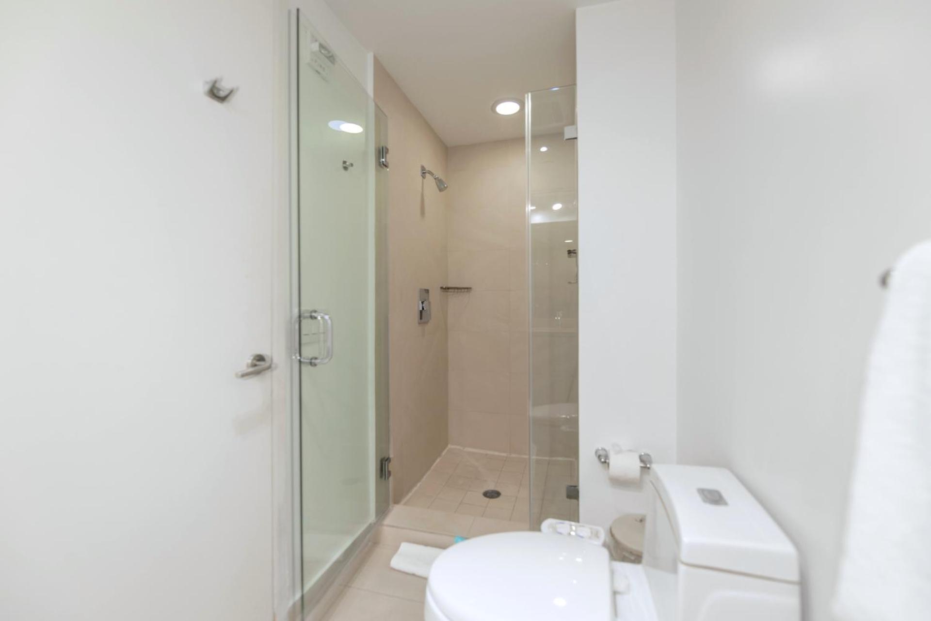 W Sea View And Relaxing Facilities! Hollywood