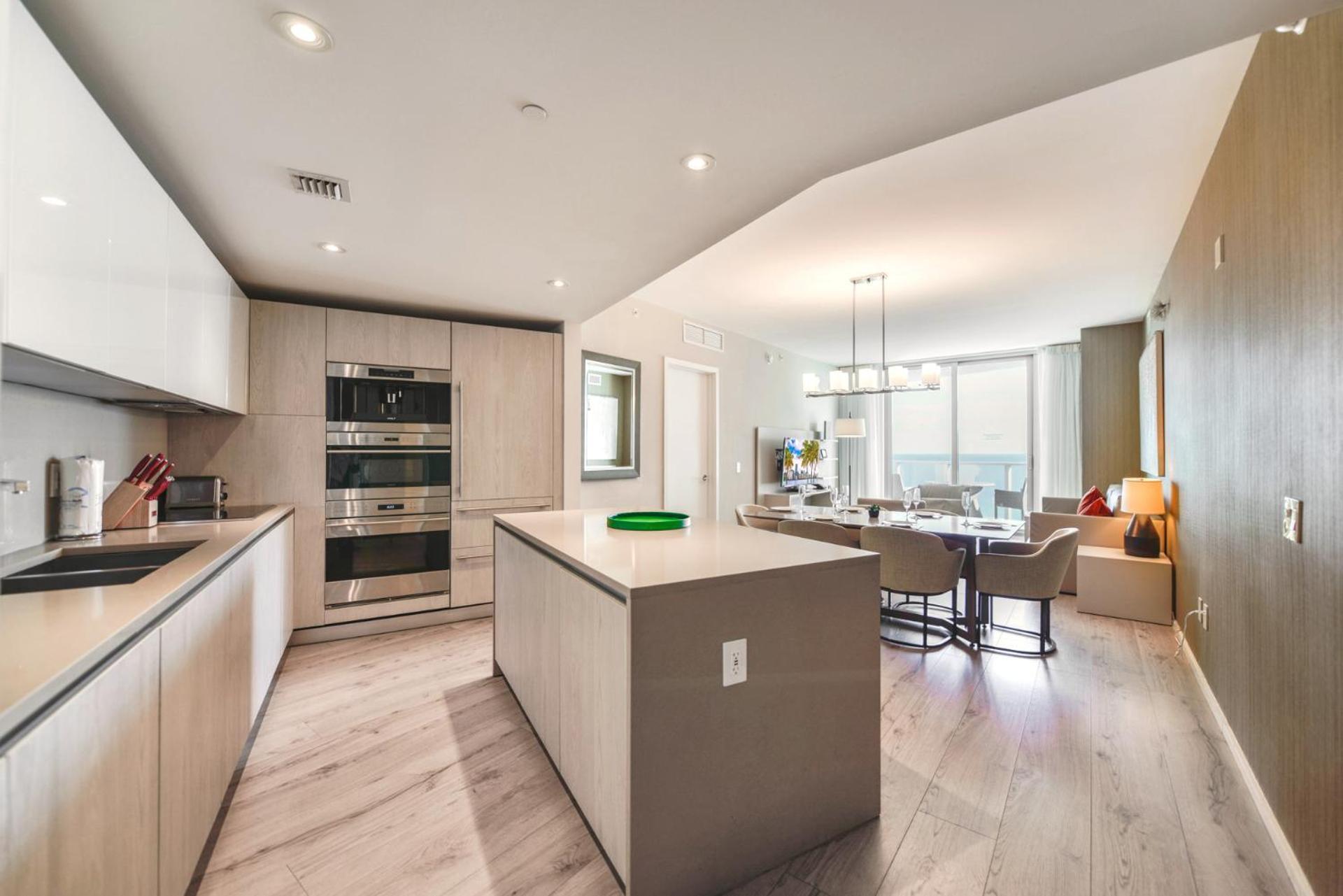 W Sea View And Relaxing Facilities! Apartment *