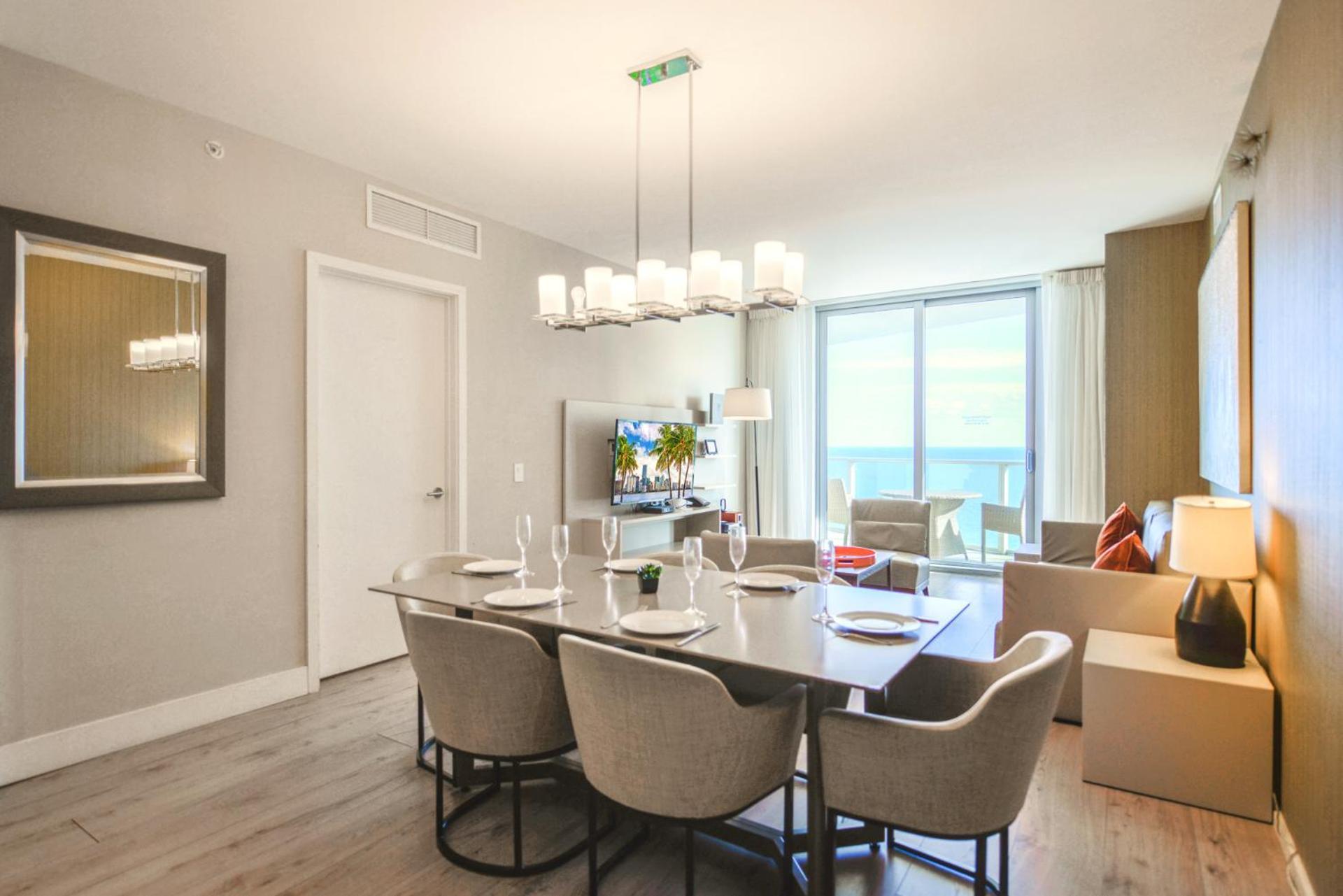 W Sea View And Relaxing Facilities! * Hollywood