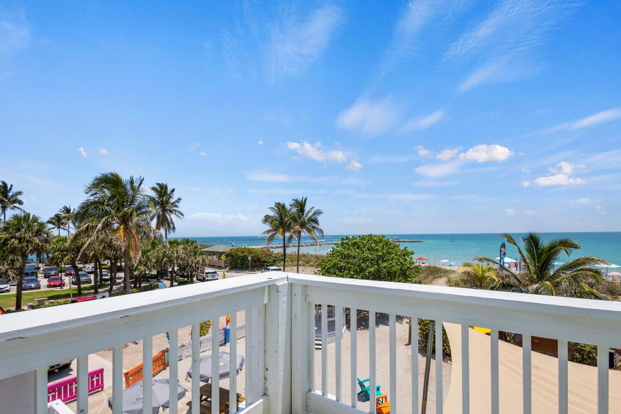 Oceanfront Suite, Ocean And Inlet Views, King Bed, #12 * Fort Pierce