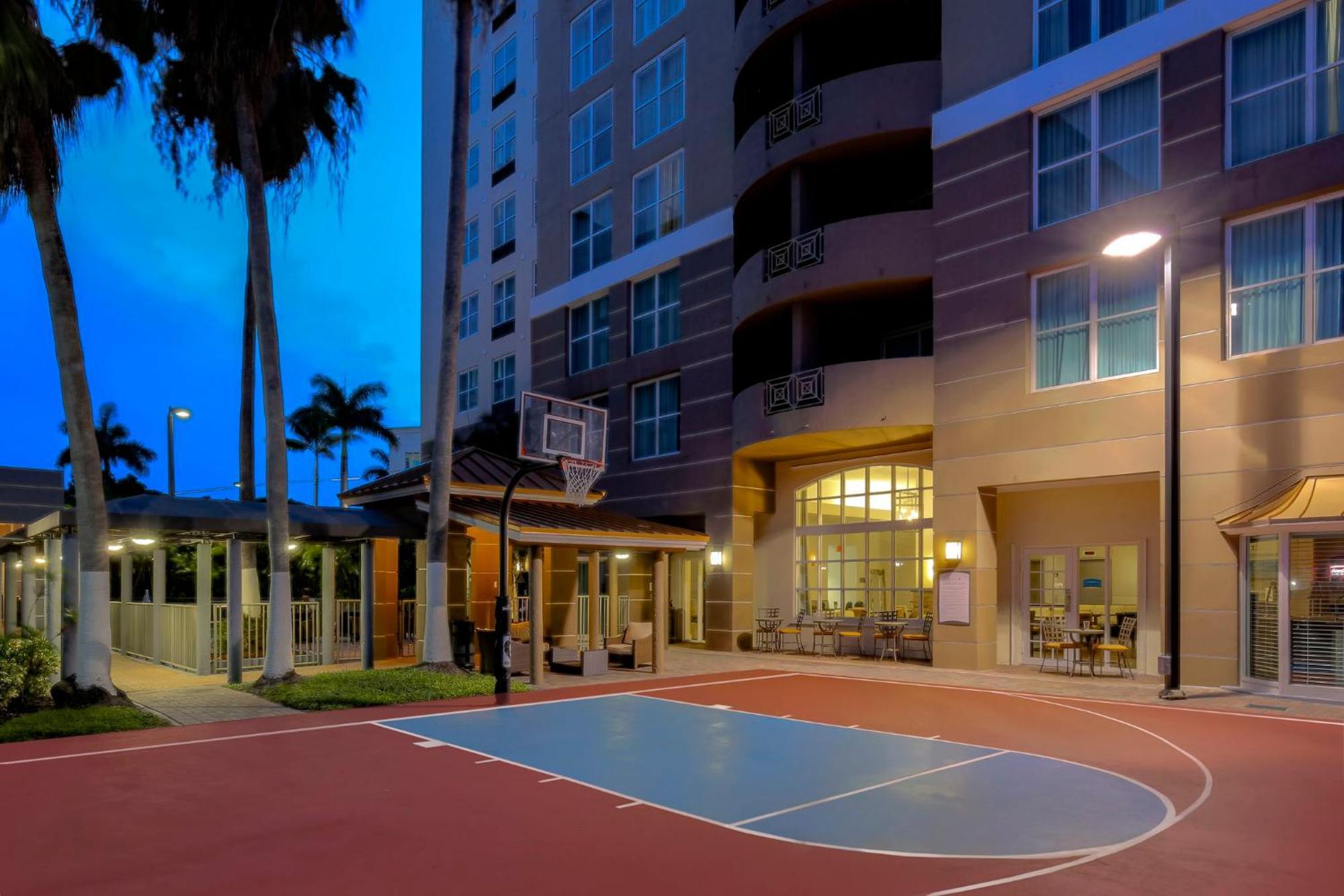 Staybridge Miami Area By Ihg Doral