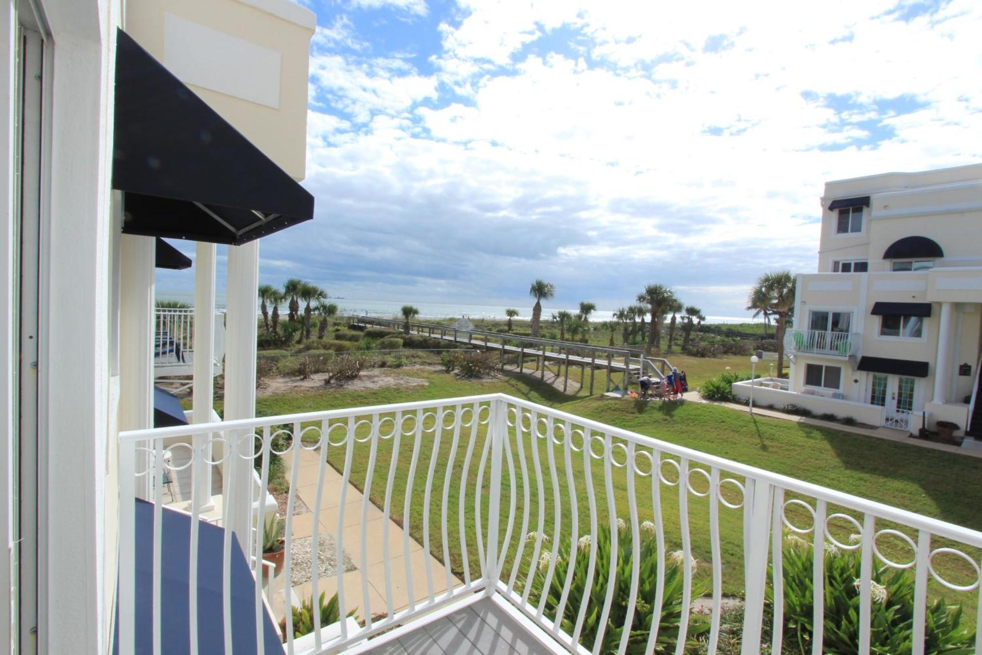 Apartment Oceanfront In Canaveral, Views, Heated Pool &