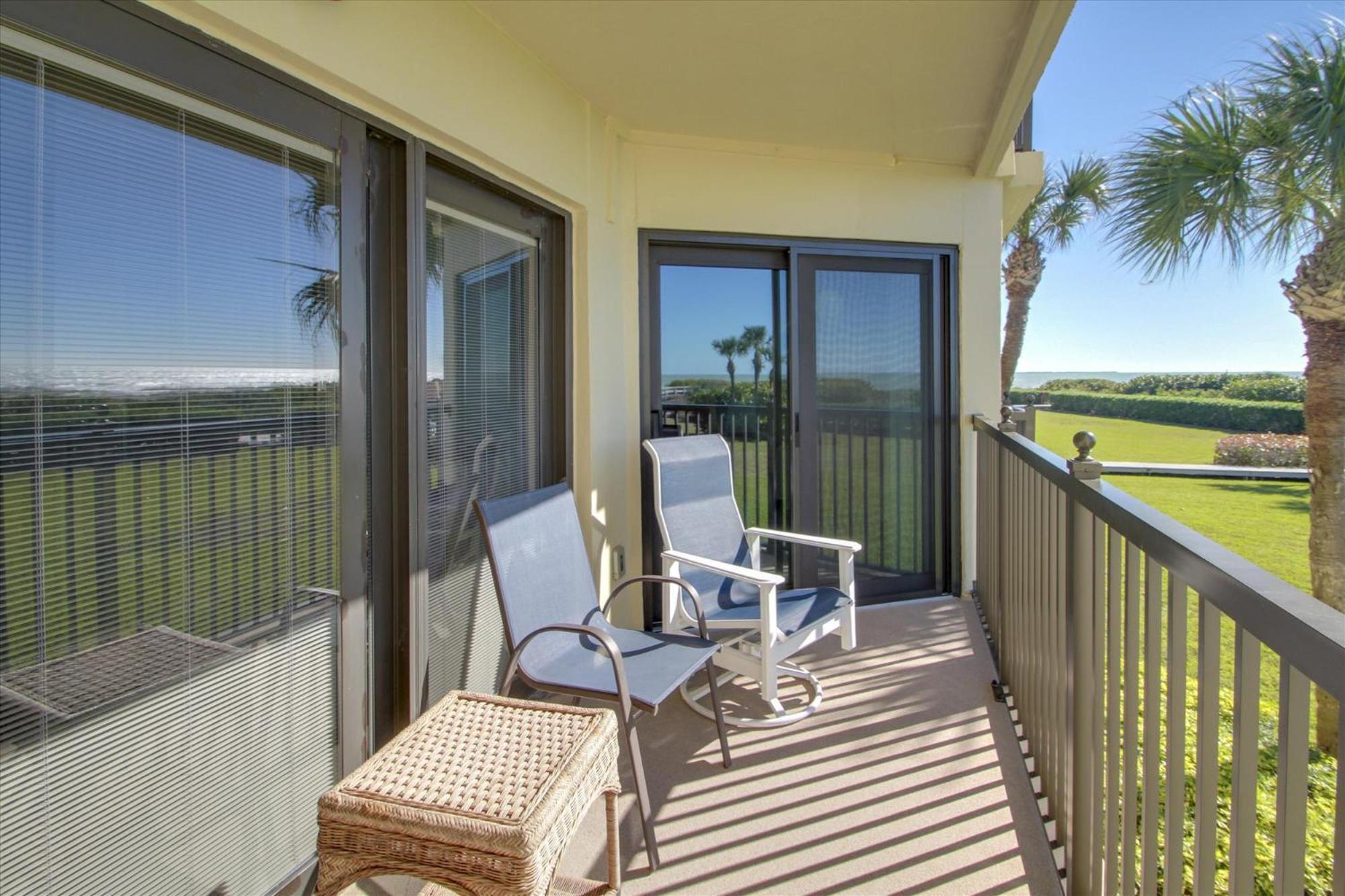 Land's End 8-204 Front - Premier Holiday home St. Pete Beach