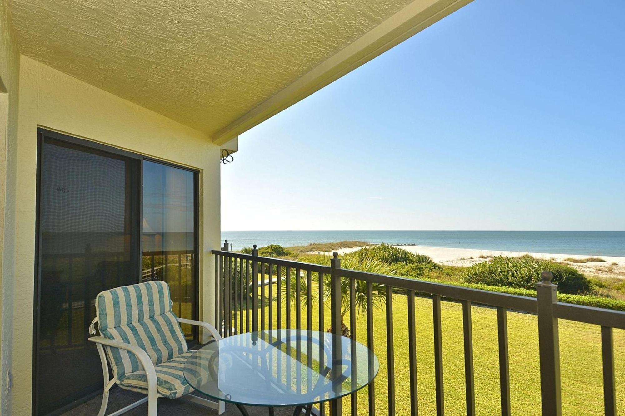 Land's End 7-305 Front Holiday home
