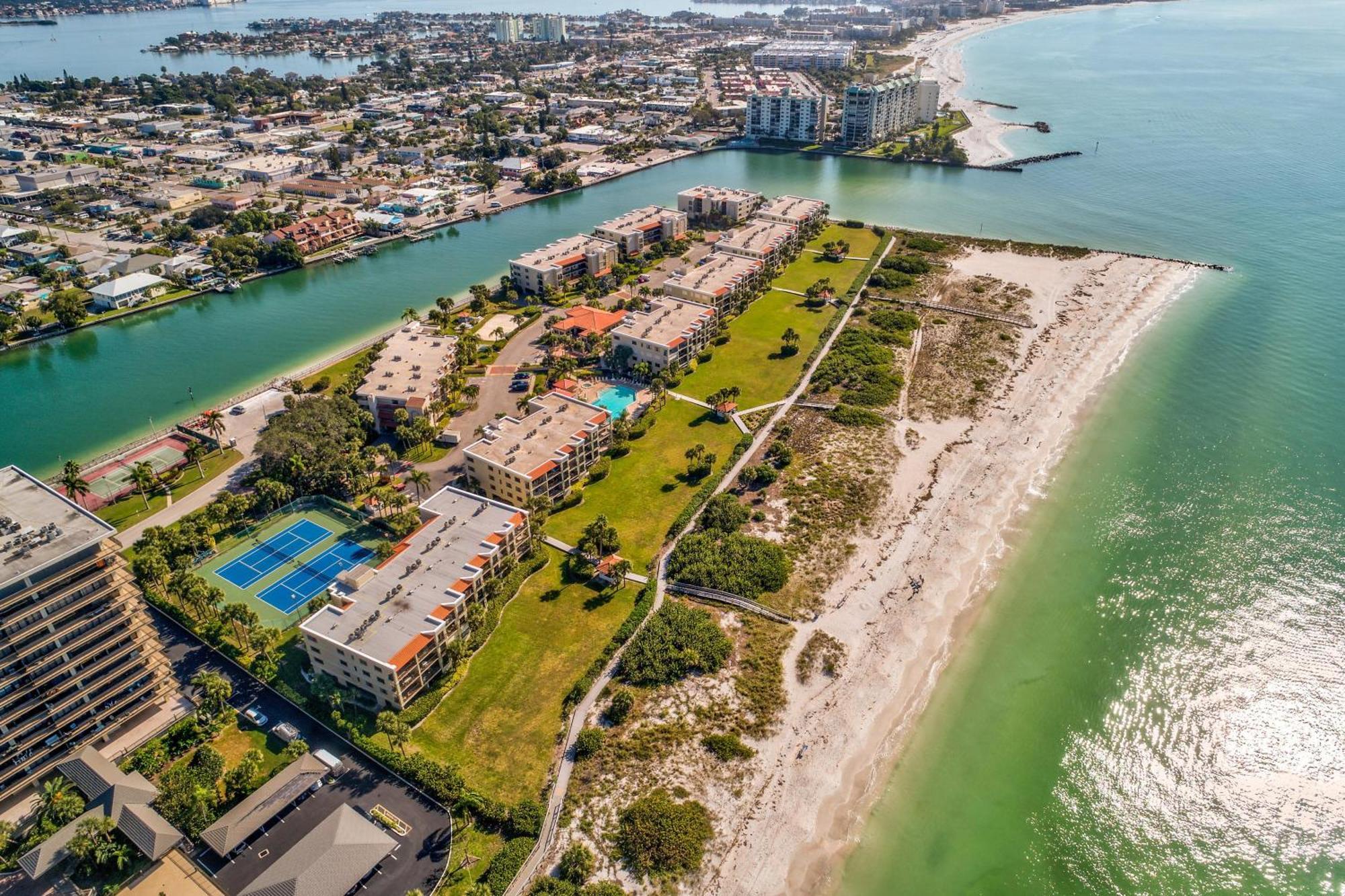 Land's End 4-406 Bay Front Holiday home *
