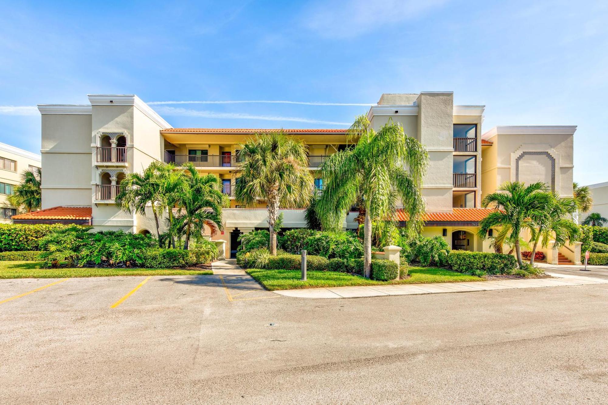 Land's End 1-208 Bay Front - Premier Holiday home St. Pete Beach