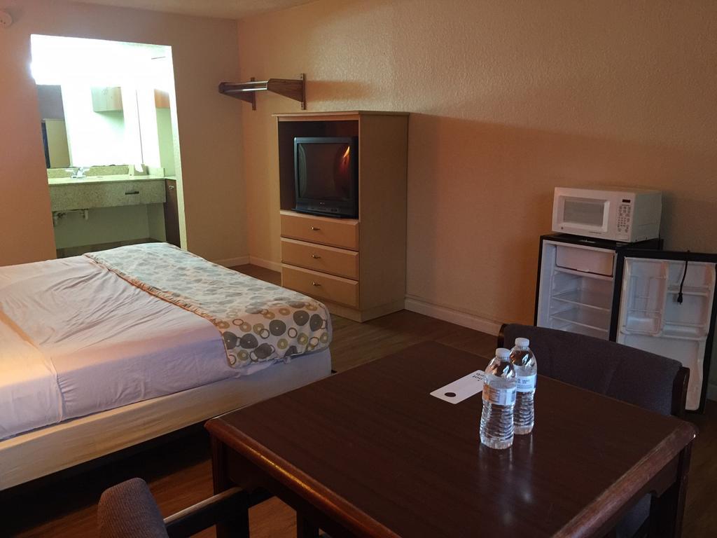 Country Hearth Inn- Motel Kissimmee