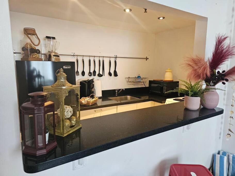 Apartment Great 1bedroom Renovated 1 Minute From The *