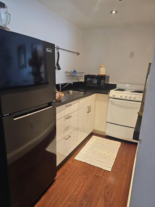 Great 1bedroom Renovated 1 Minute From The Miami Beach