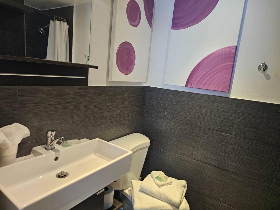 Great 1bedroom Renovated 1 Minute From The Miami Beach
