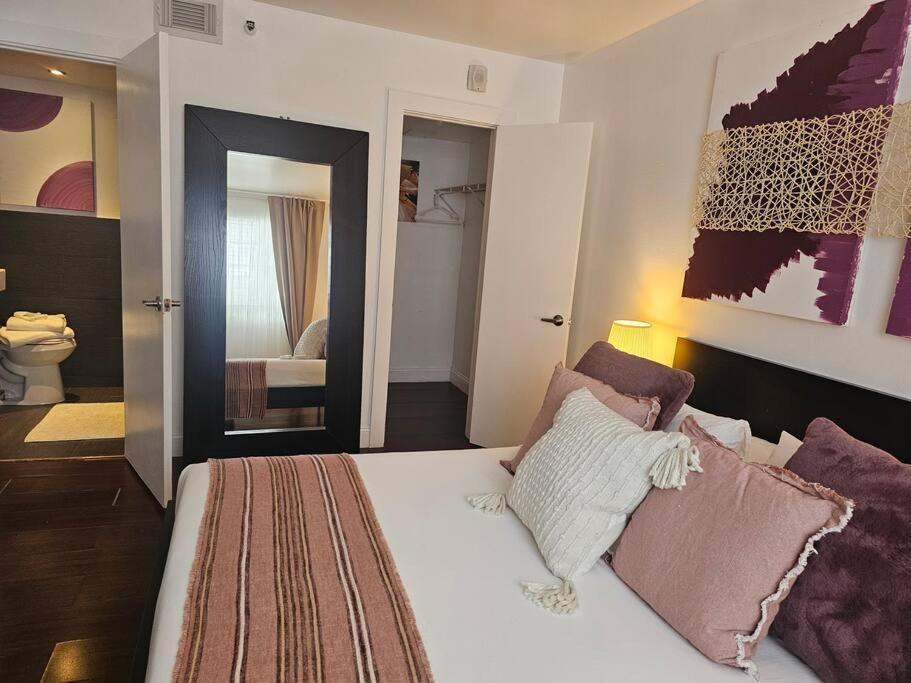Great 1bedroom Renovated 1 Minute From The *