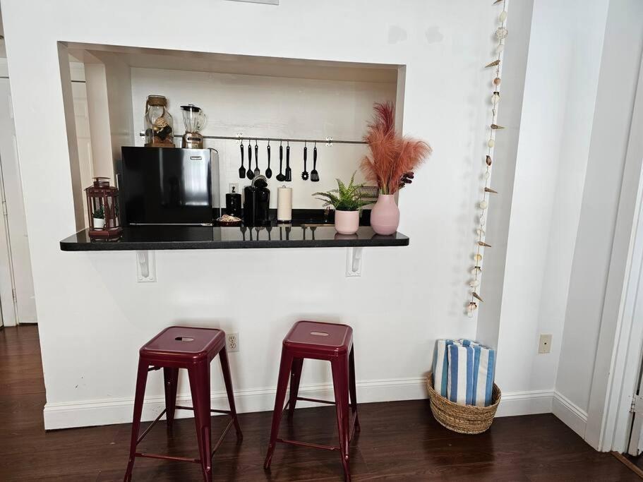 Great 1bedroom Renovated 1 Minute From The * Miami Beach