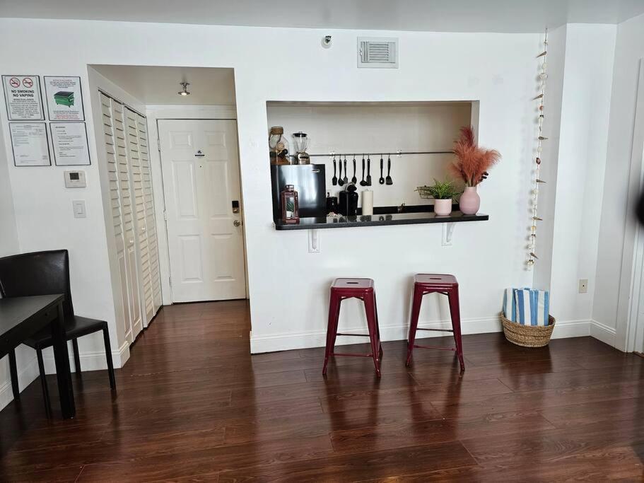 Apartment Great 1bedroom Renovated 1 Minute From The