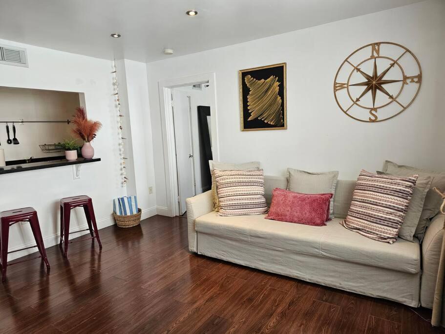 Great 1bedroom Renovated 1 Minute From The Apartment Miami Beach