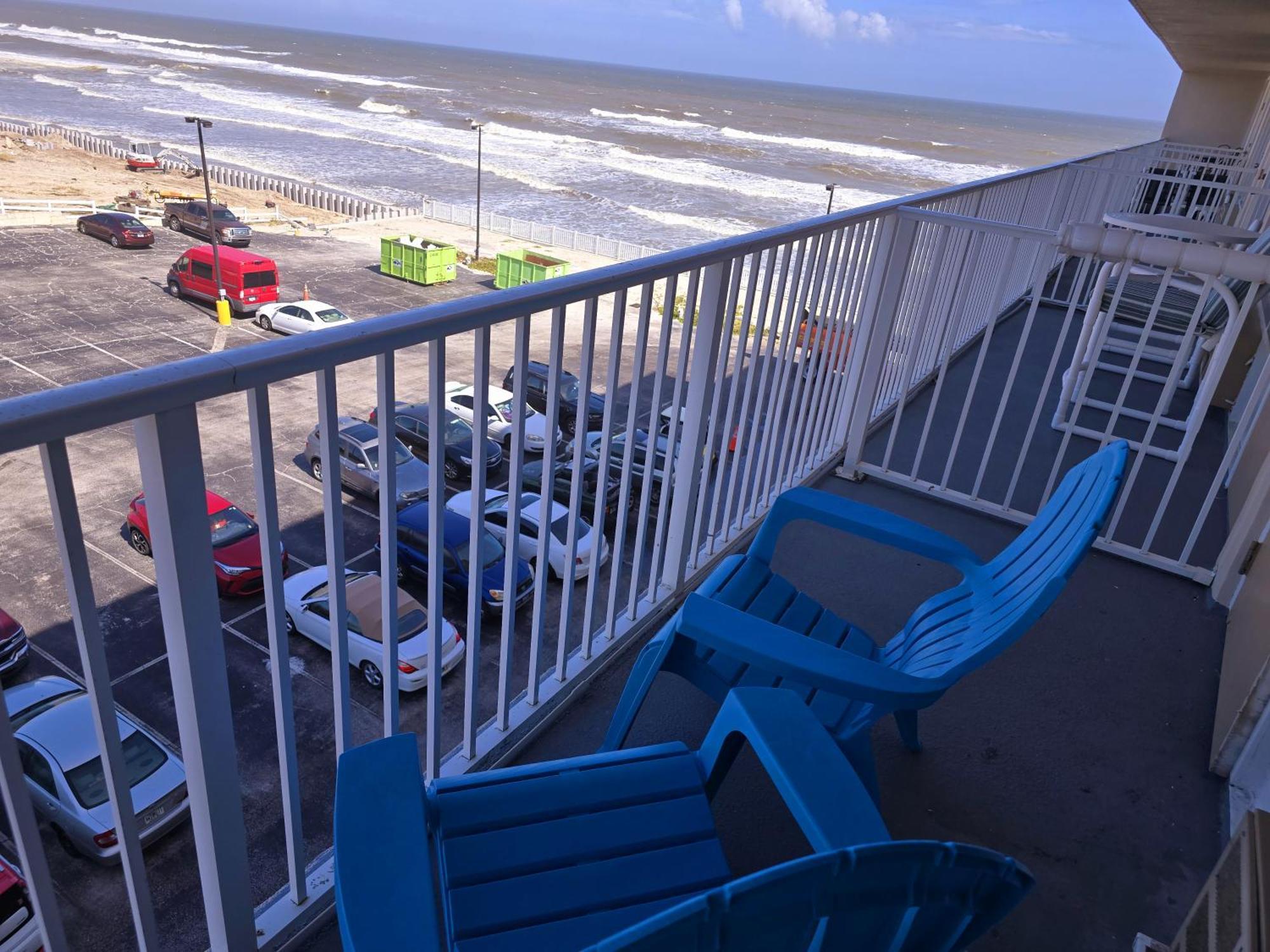 Oceanview W Balcony - Castaways