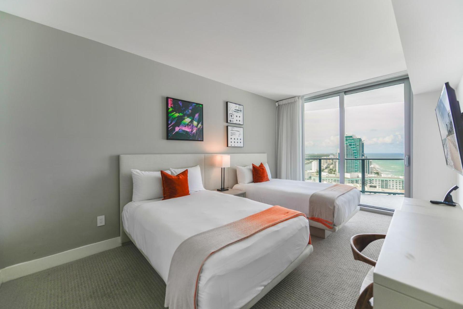 Apartment W Beautiful Beachfront And Views From 25th Floor! *